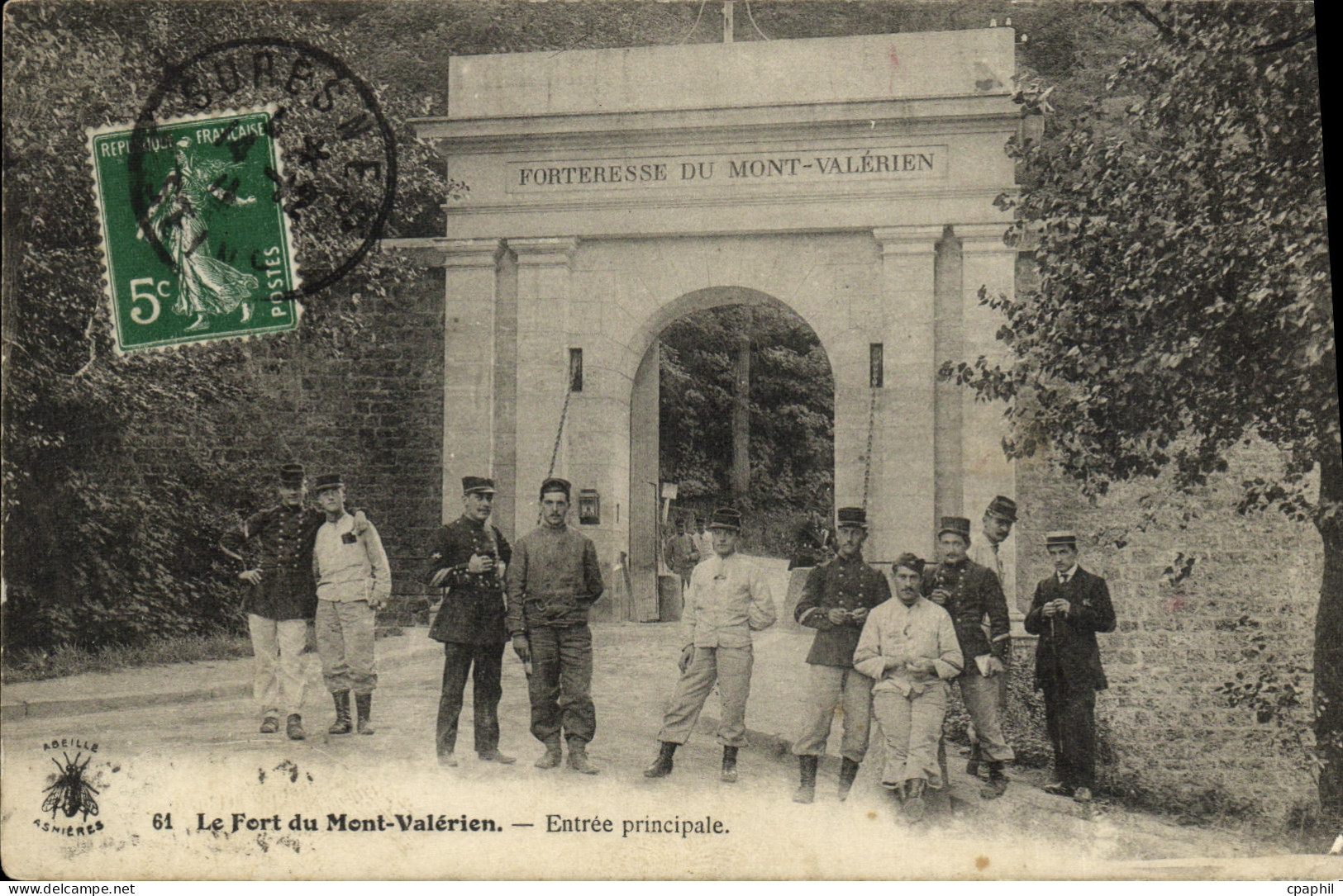 CPA Le Fort du Mont Valerien Entree Principale Militaria Soldats
