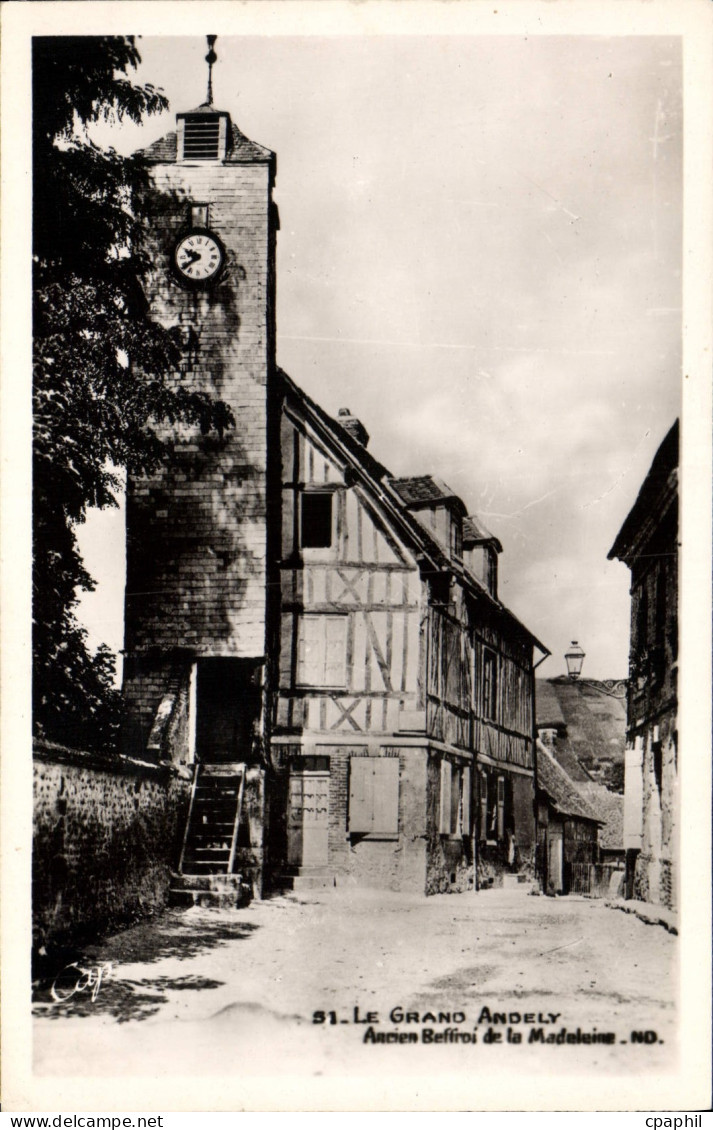 CPA Le Grand Andely Ancien Beffroi de la Madeleine
