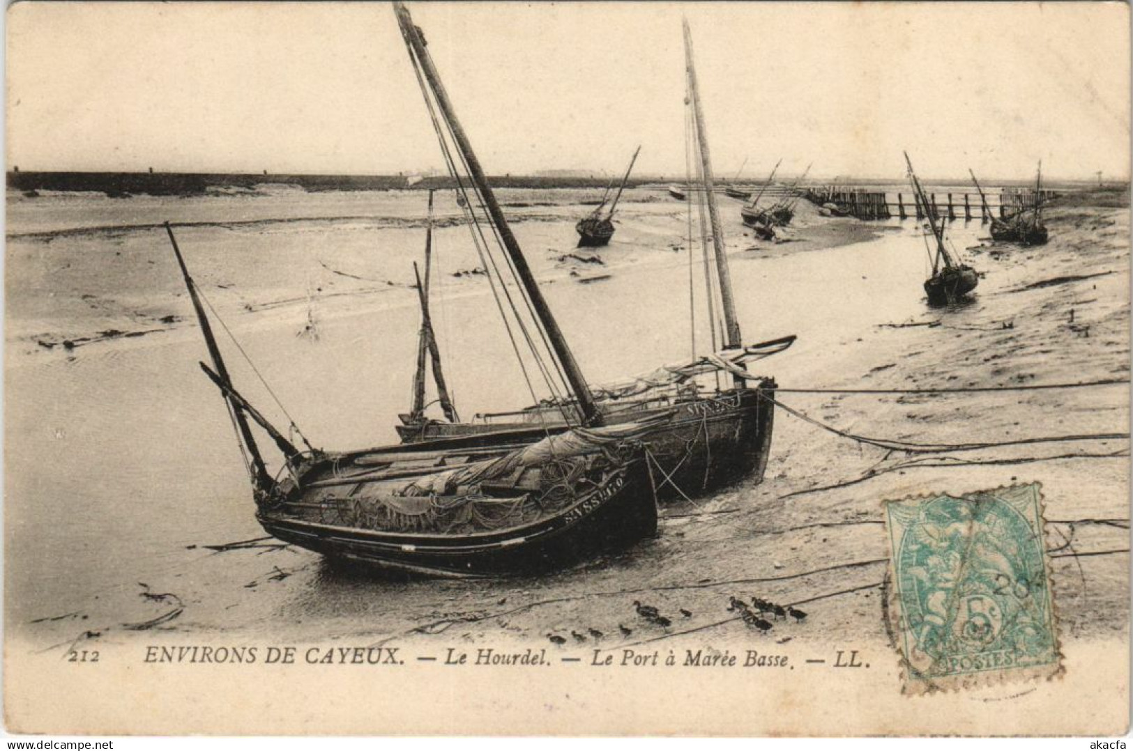 CPA LE HOURDEL Le Port a marée basse (18754)