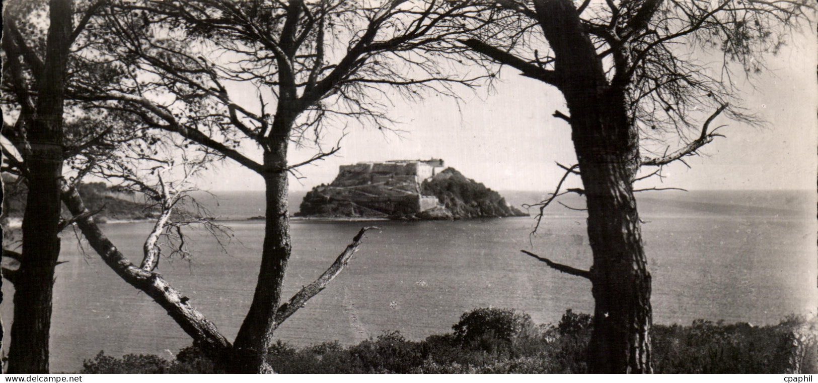 CPA Le Lavandou Le Fort De Bregancon
