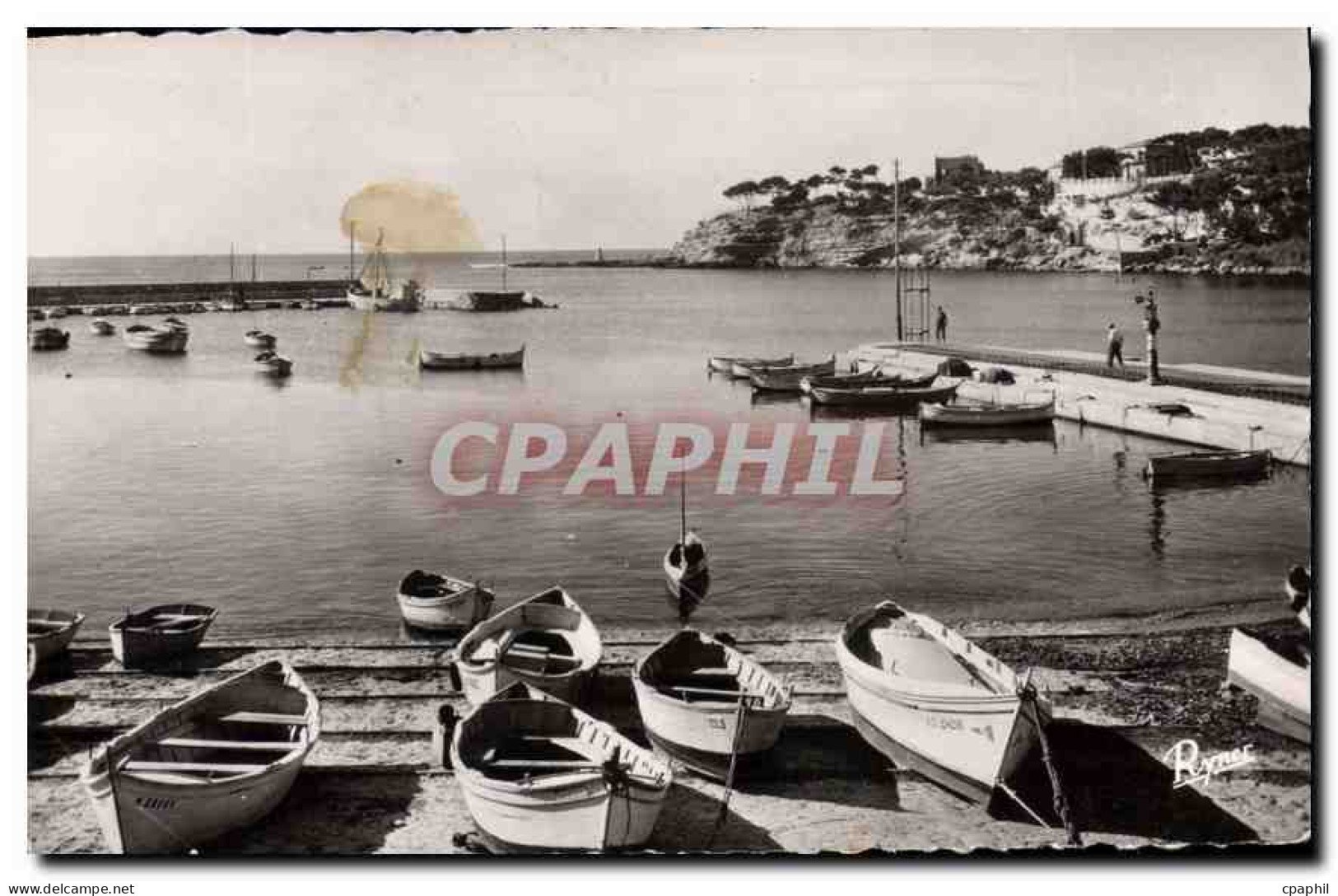 CPA Le Lifforal Mediterraneen Carry le Rouet La Plongeoire et le Port Bateaux