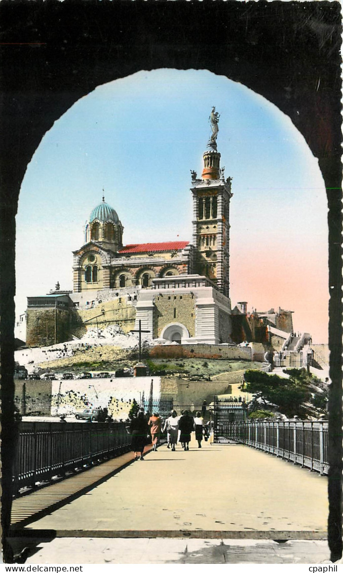 CPA Le Littoral Mediteranneen Basilique Notre Dame de la Garde