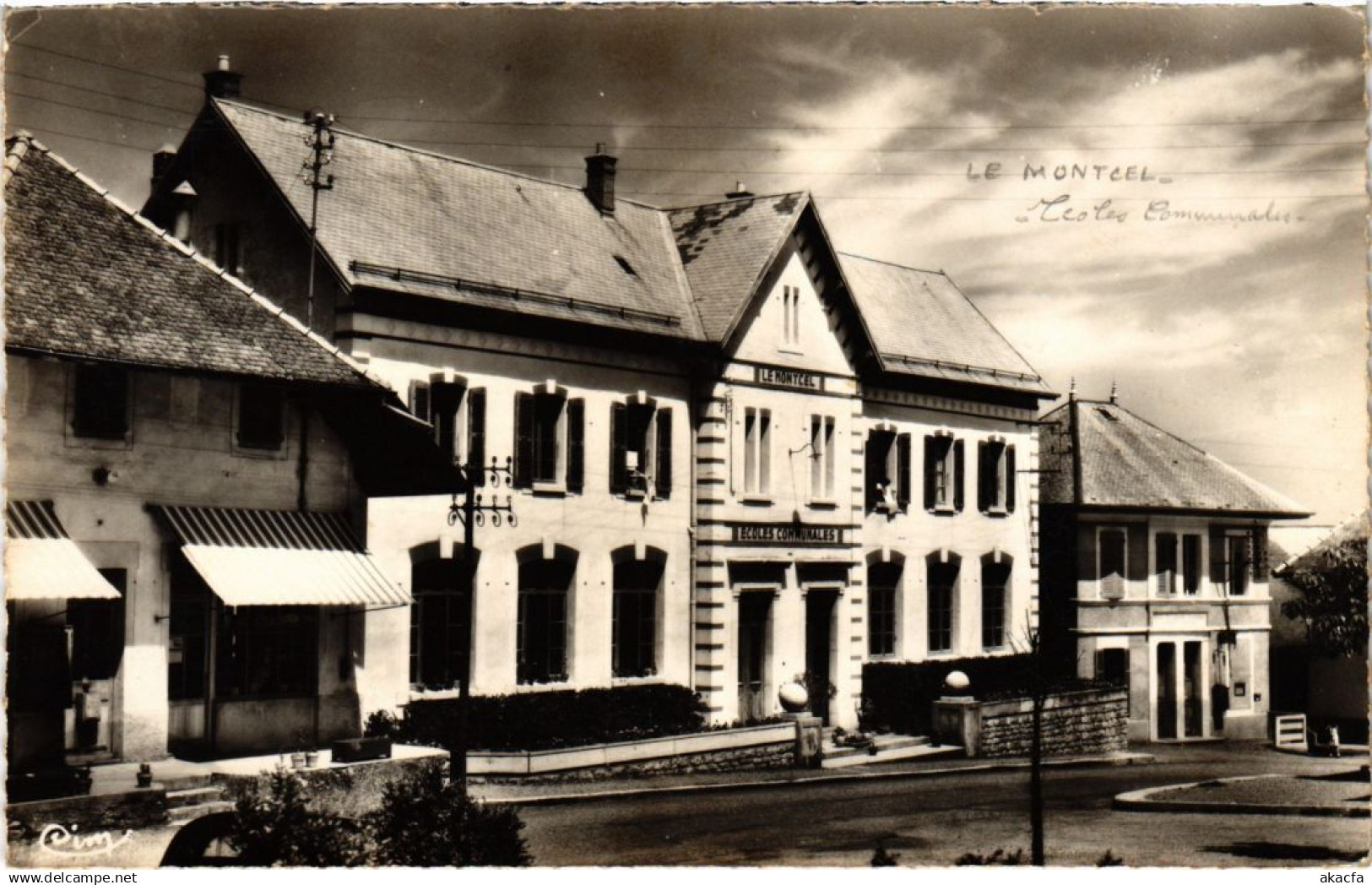 CPA LE MONTCEL Le Chef-Lieu (1273023)