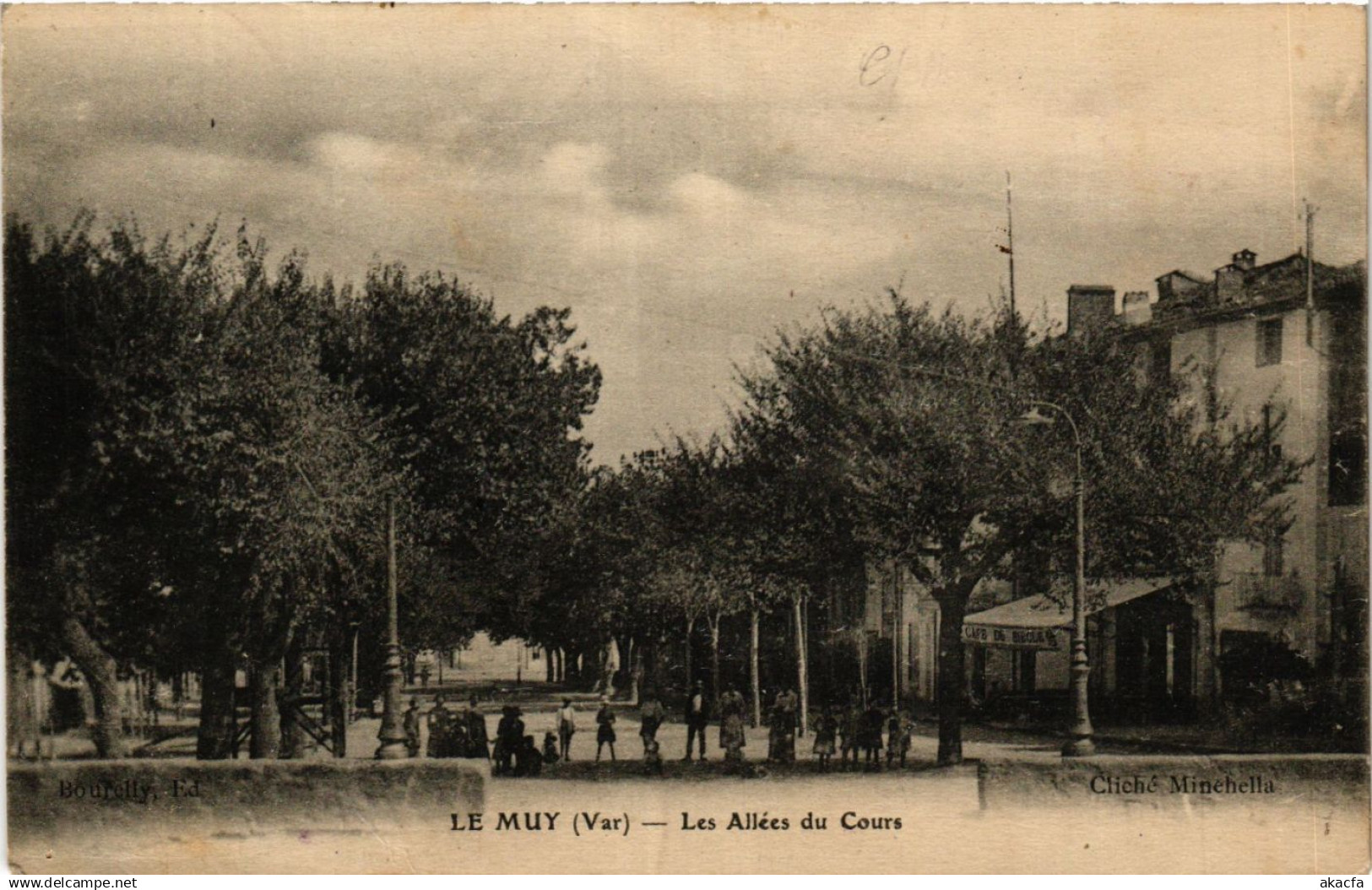 CPA Le MUY Les Allées du Cours (411525)