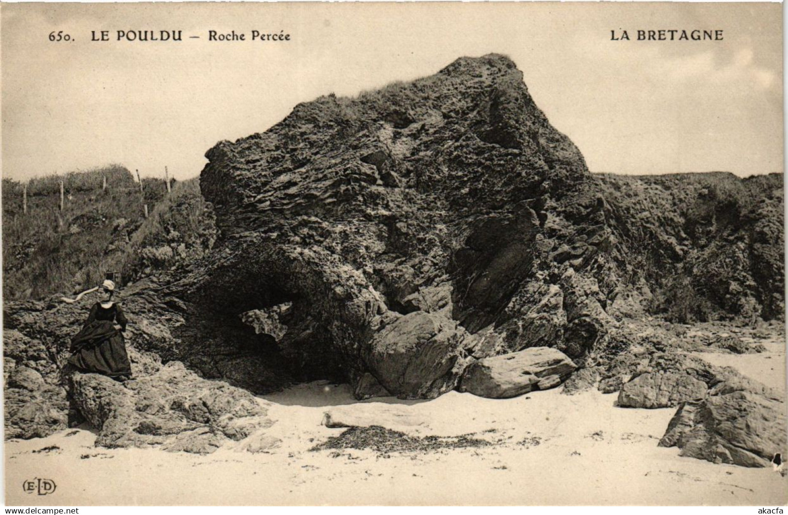 CPA Le POULDU - Roche Percée (252661)