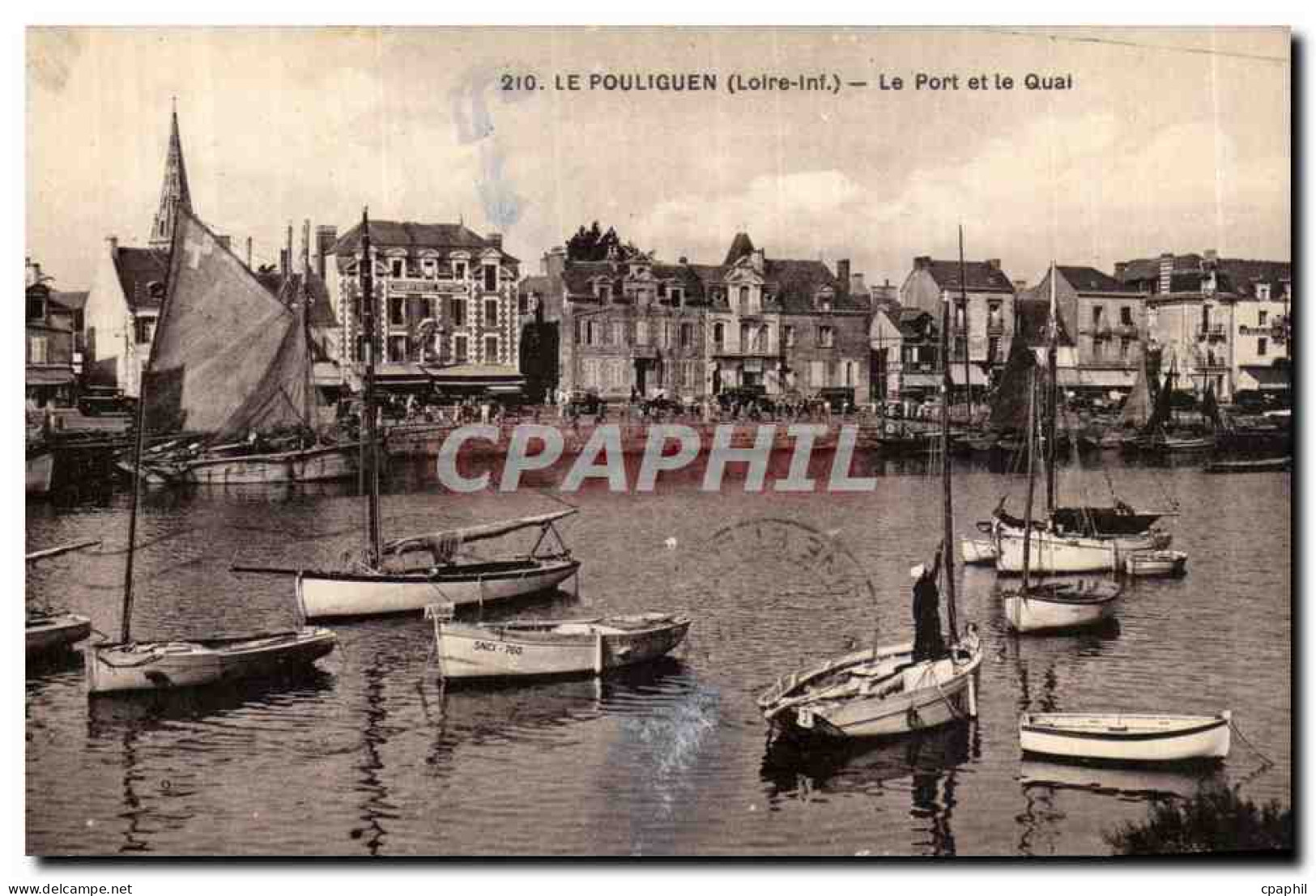 CPA Le Pouliguen Le port et le quai