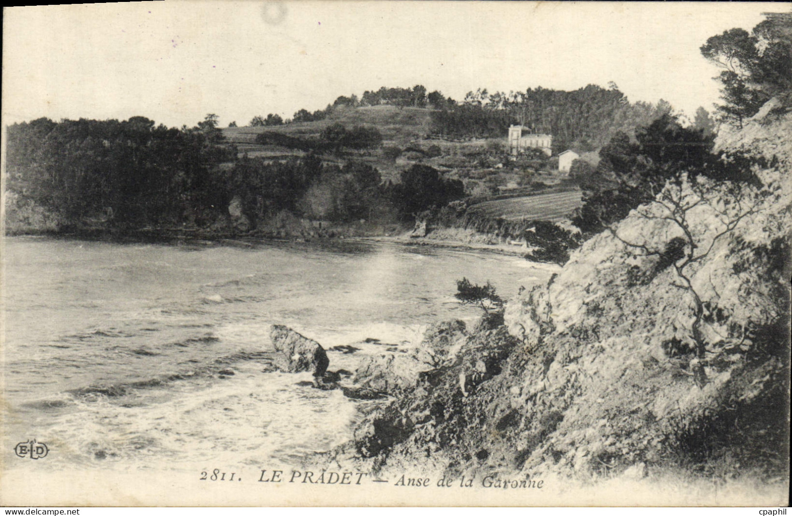 CPA Le Pradet Anse De La Garonne