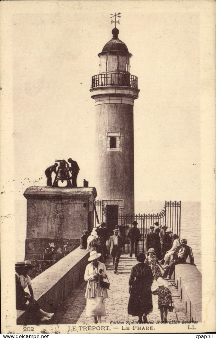 CPA Le Treport Le Phare