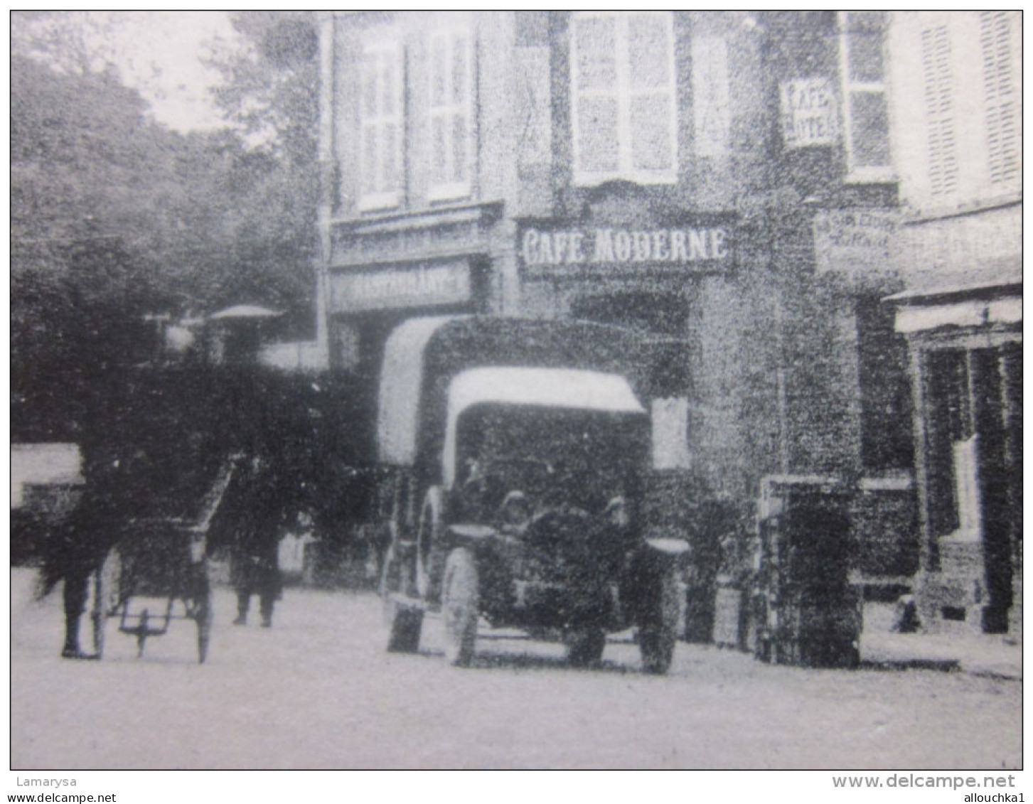 CPA Le Vaudreuil commune française,département de l'Eure en région Haute-Normandie -l'entrée du pays