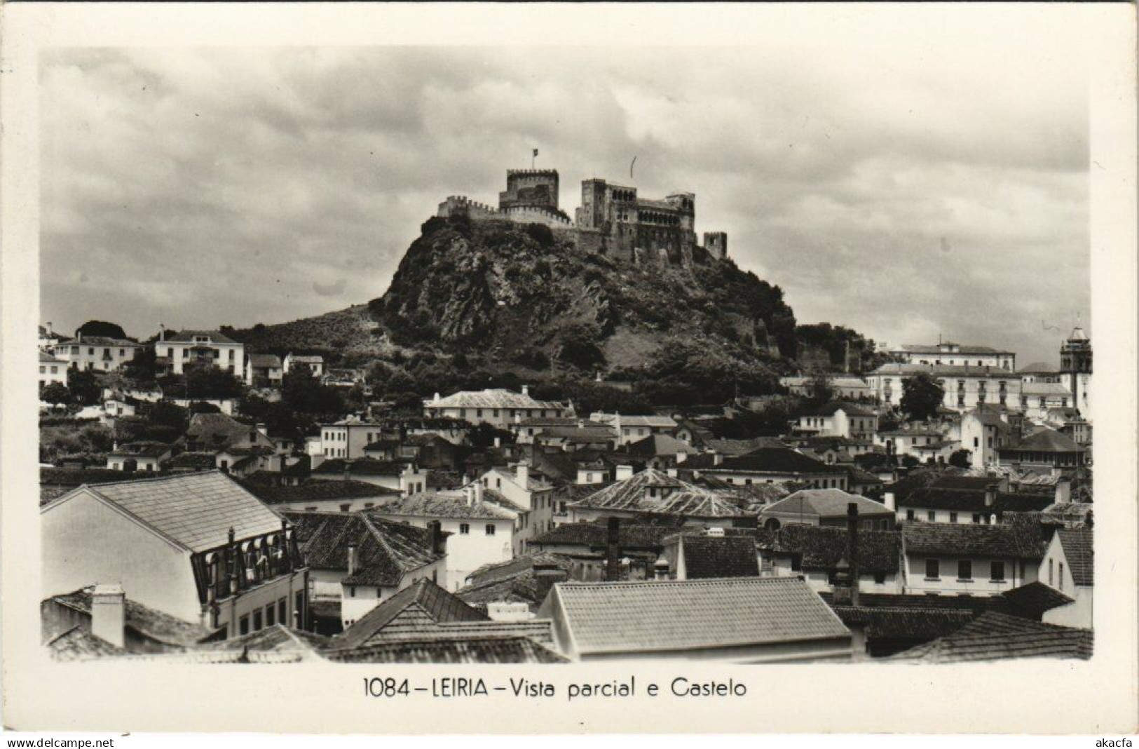 CPA LEIRIA - Vista parcial e Castelo PORTUGAL (760828)