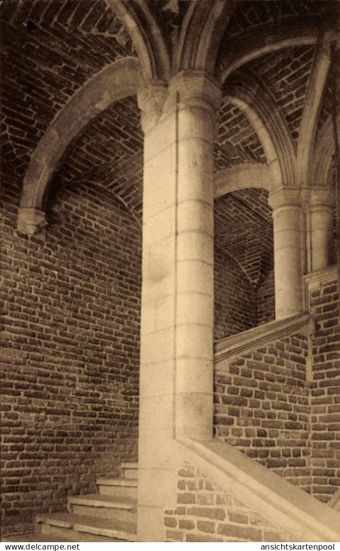 CPA Lennik Brabant flamand, Château de Gaasbeek, Le sommet de l'escalier tournant
