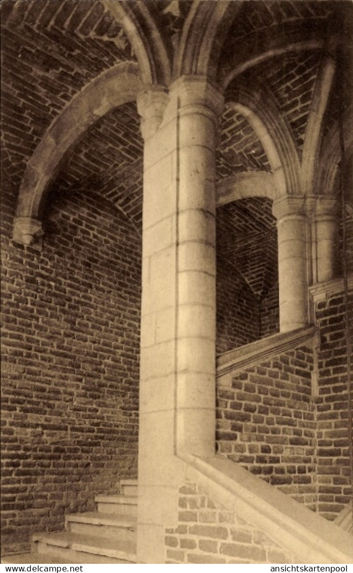 CPA Lennik Brabant flamand, Château de Gaasbeek, Le sommet de l'escalier tournant