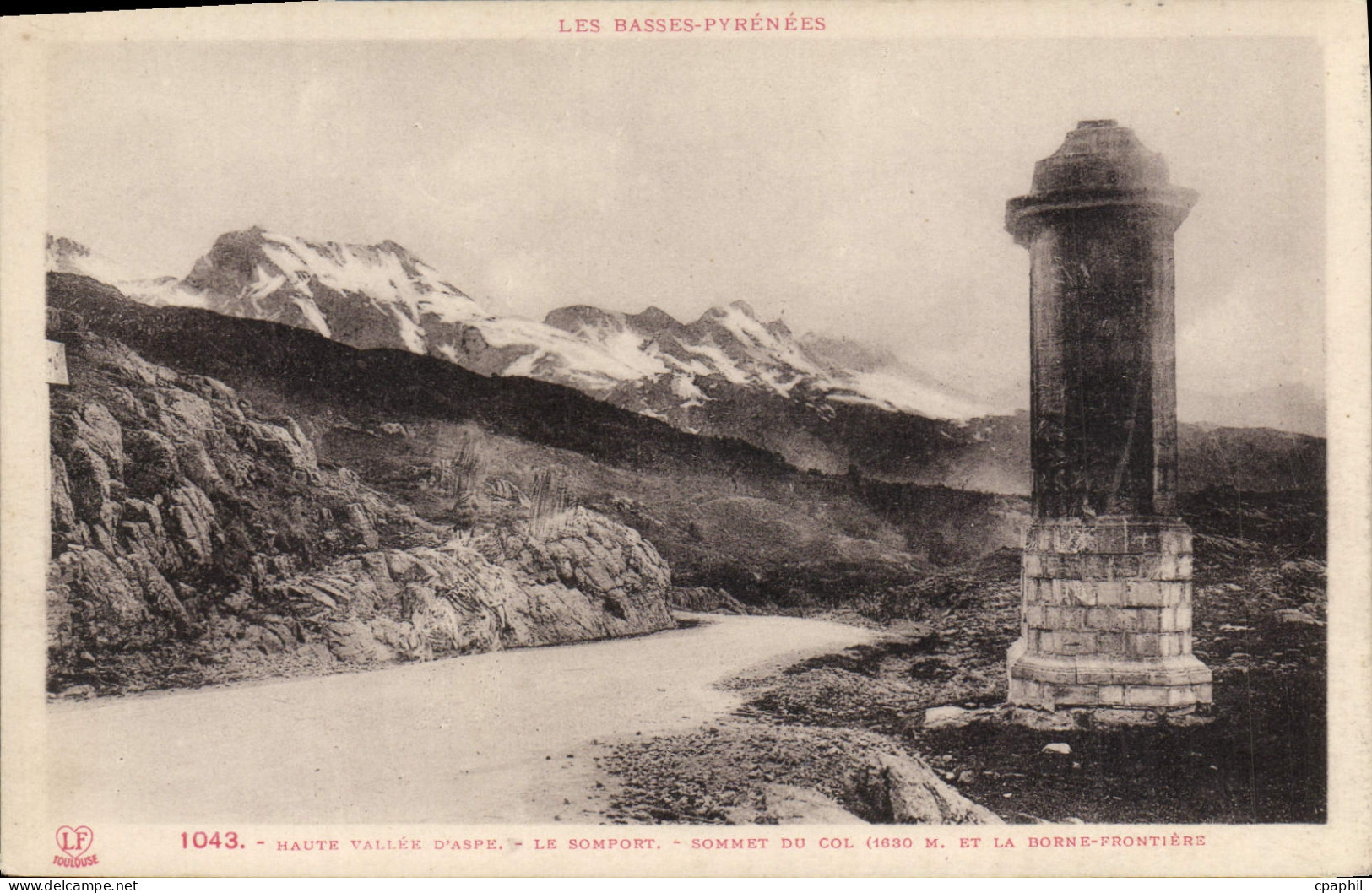 CPA Les Basses Pyrenees Haute Vallee d'Aspe le Somport Sommet du col et la borne frontiere