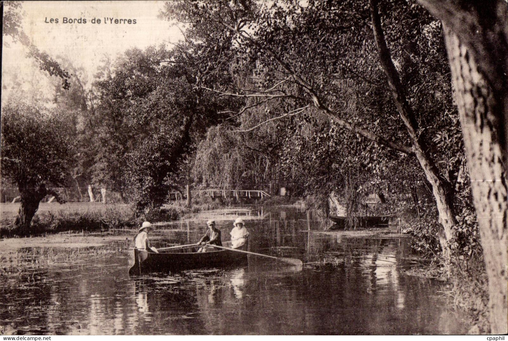 CPA Les Bords de I Yerres Barque