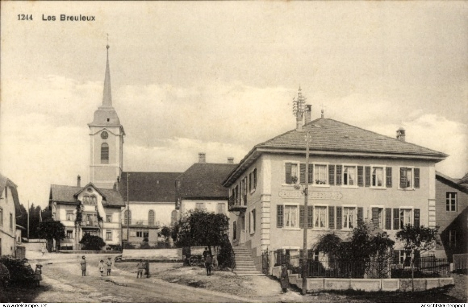 CPA Les Breuleux Kanton Jura, Straßenpartie, Kirche