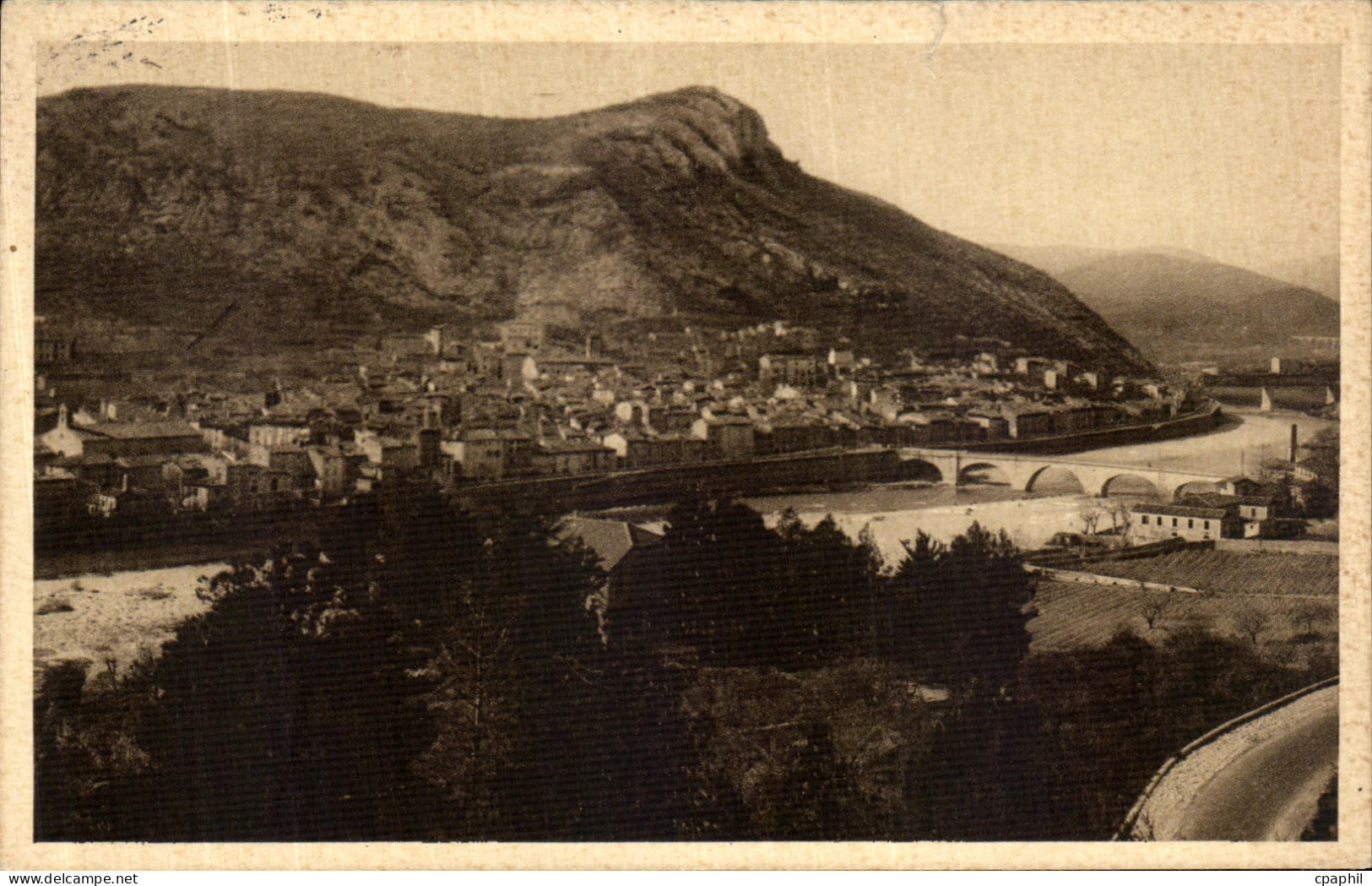 CPA Les Cevennes Pittoresques Anduze Vue Generale