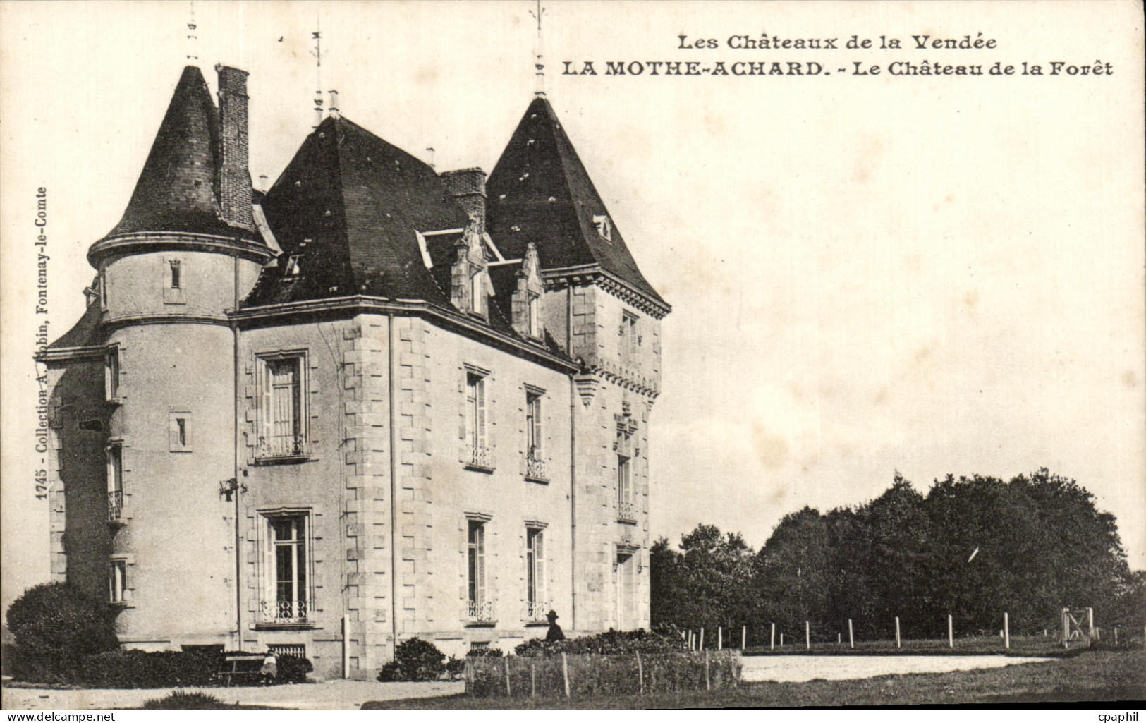 CPA Les Chateaux De La Vendee La Mothe Achard Le chateau De La Foret
