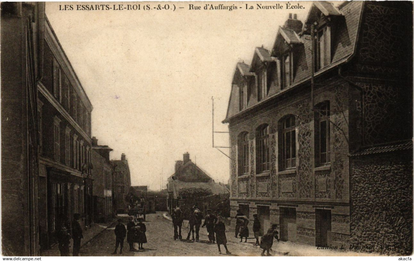 CPA Les ESSARTS-le-ROI - Rue d'AUFFARGIS - La Nouvelle École (246435)