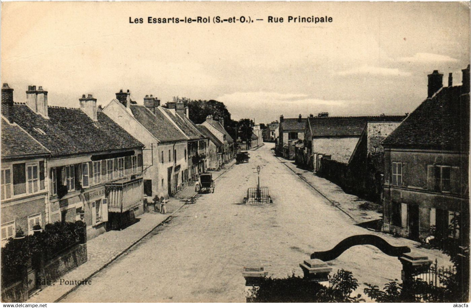CPA Les ESSARTS-le-ROI - Rue Principale (359531)