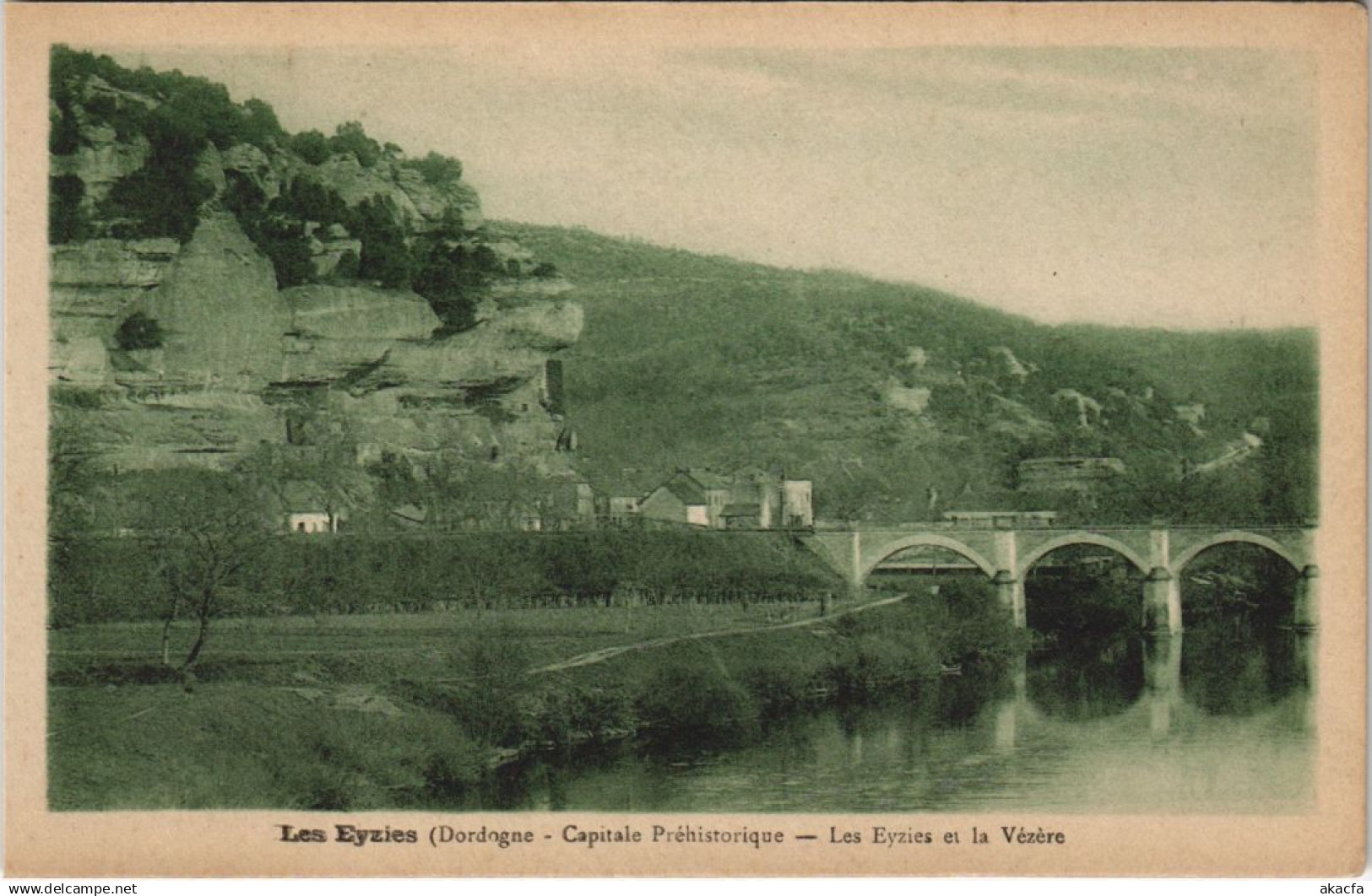 CPA LES EYZIES - Capitale Prehistorique - LES EYZIES et la VÉZERE (122215)