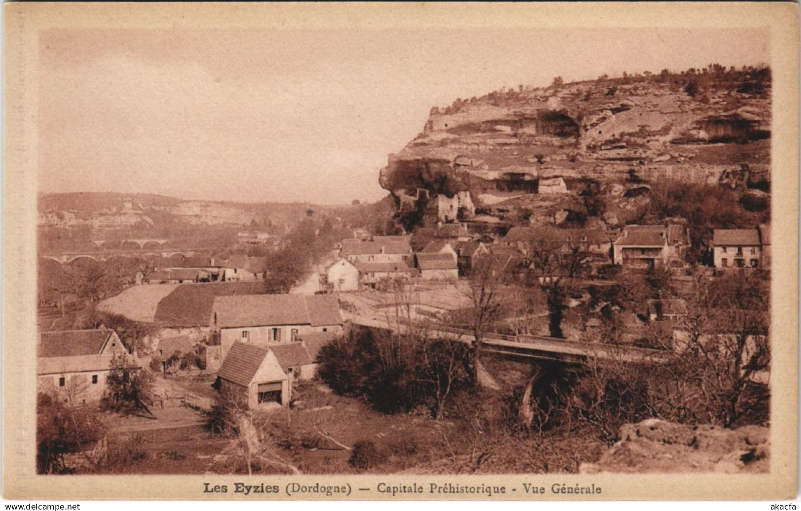 CPA LES EYZIES - Capitale Prehistorique - Vue générale (122156)