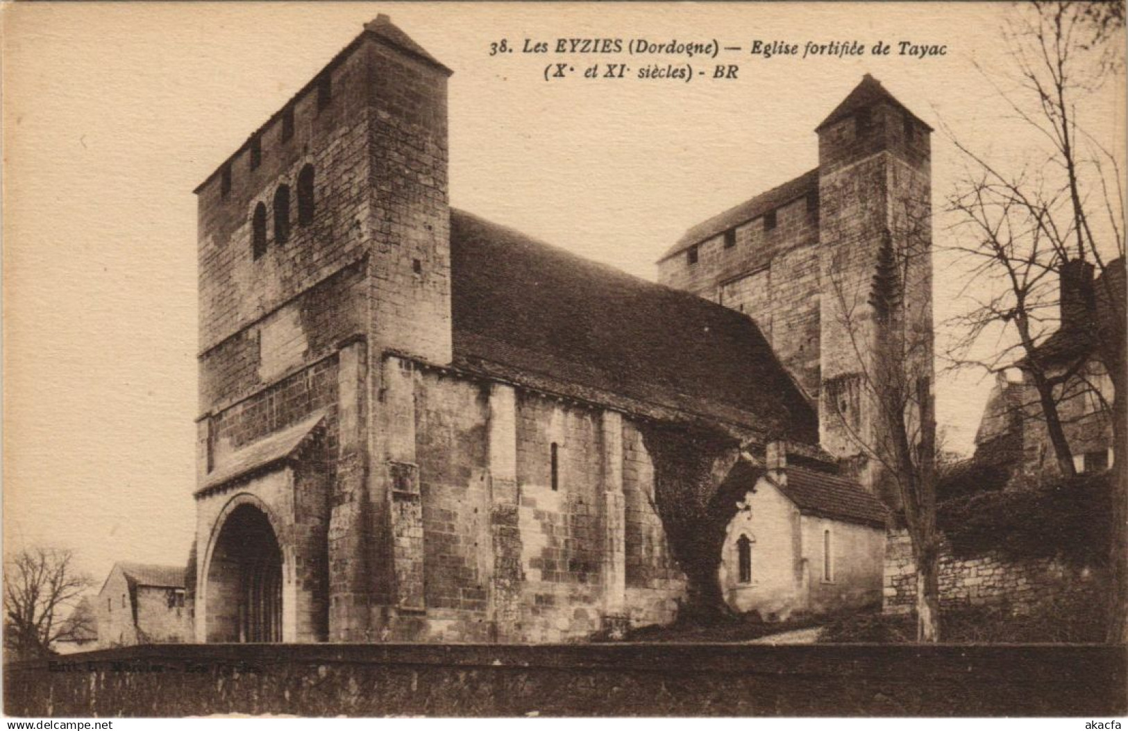 CPA Les Eyzies - Eglise Fortifiee de Tayac (1081499)