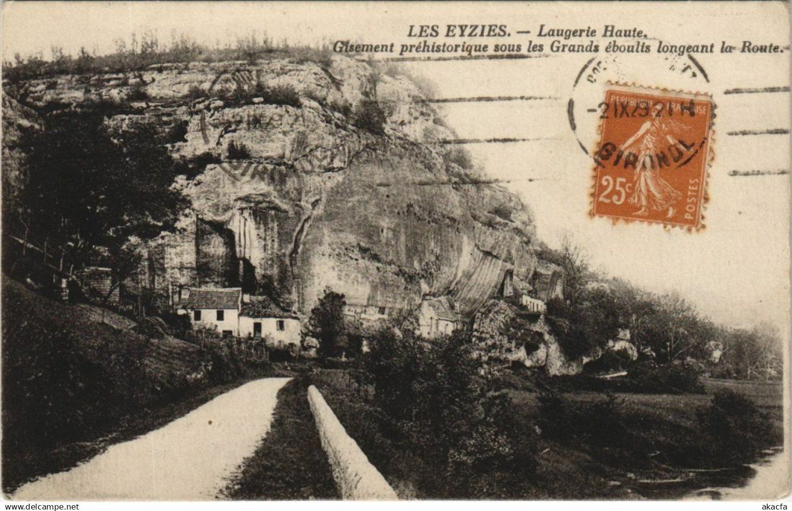 CPA Les Eyzies - Gisement Prehistorique sous les Grands Eboulis (1081157)
