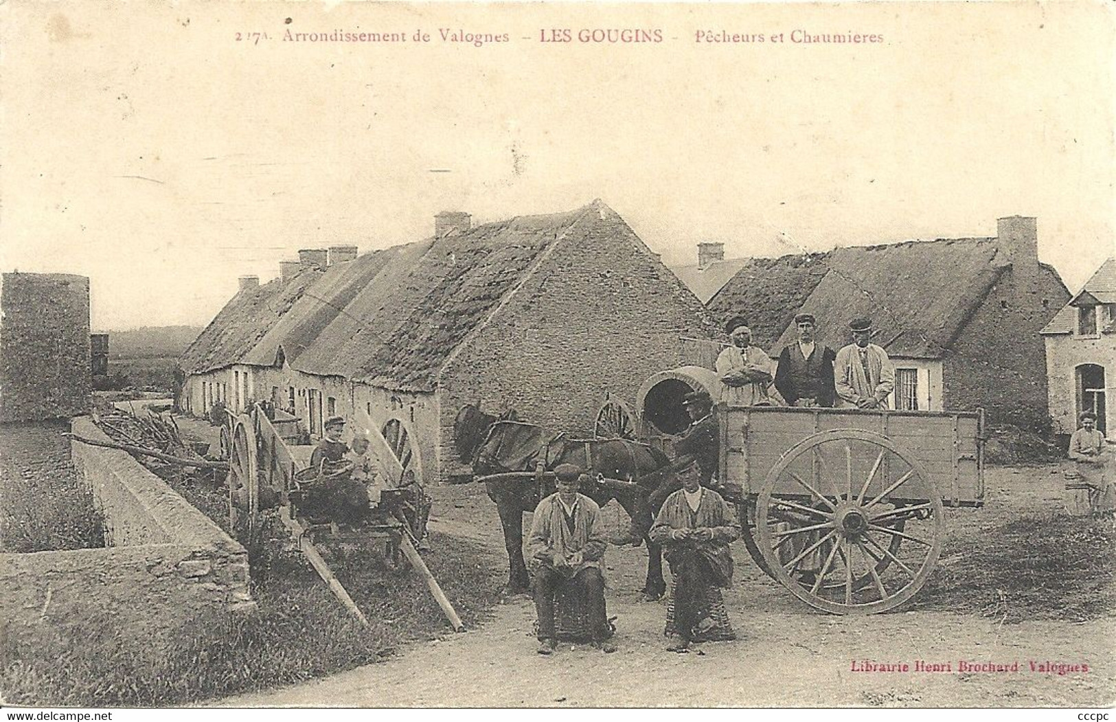 CPA Les Gougins Pêcheurs et Chaumières arrondissement de Valognes