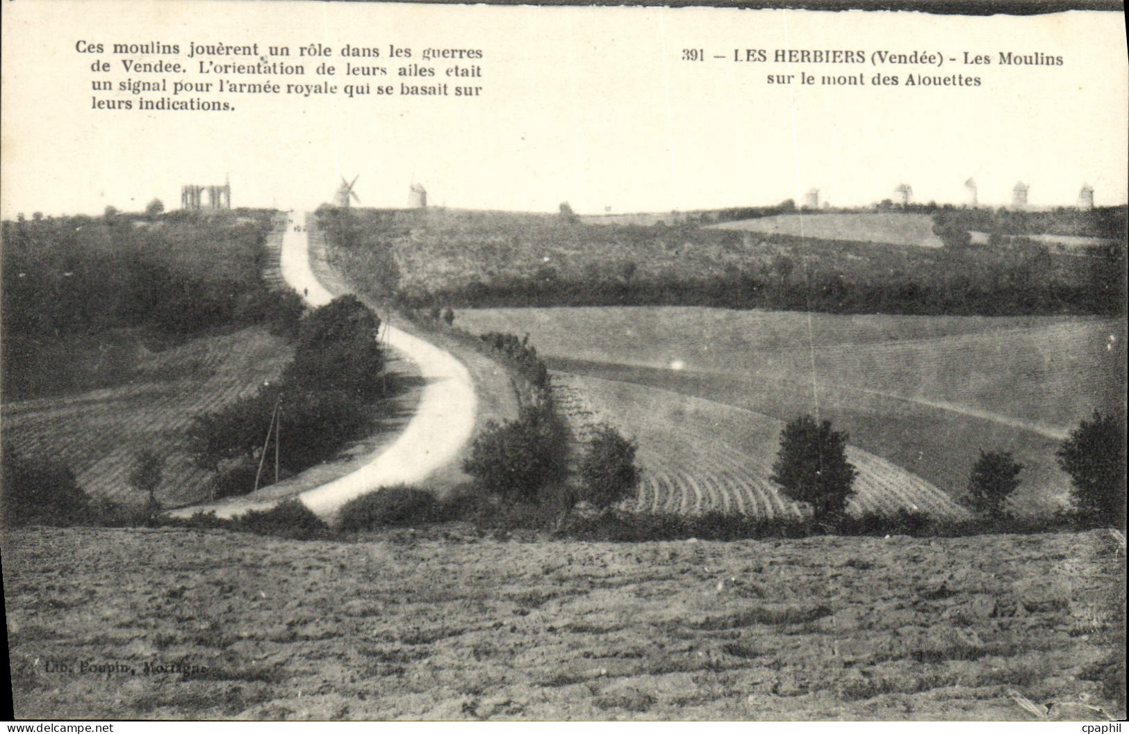 CPA Les Herbiers Vendee les Moulins sur le mont des Alouettes Moulins a vent