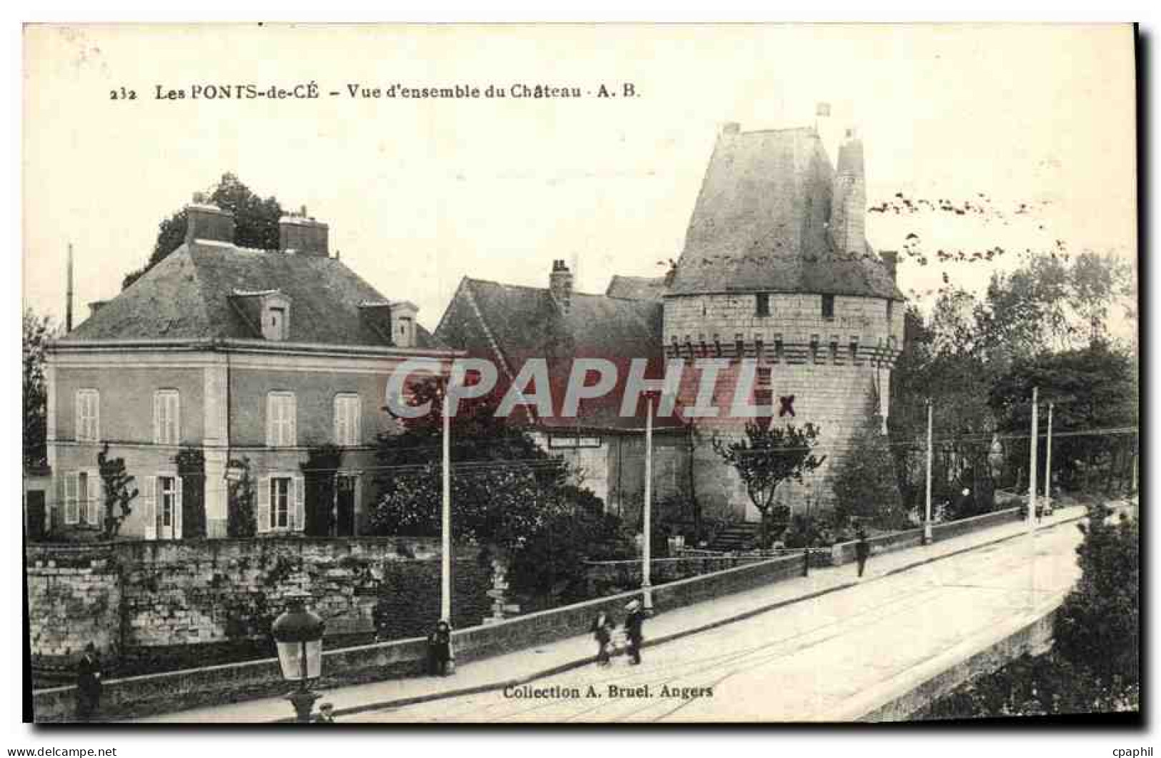 CPA Les Ponts de ce Vue d ensemble du chateau