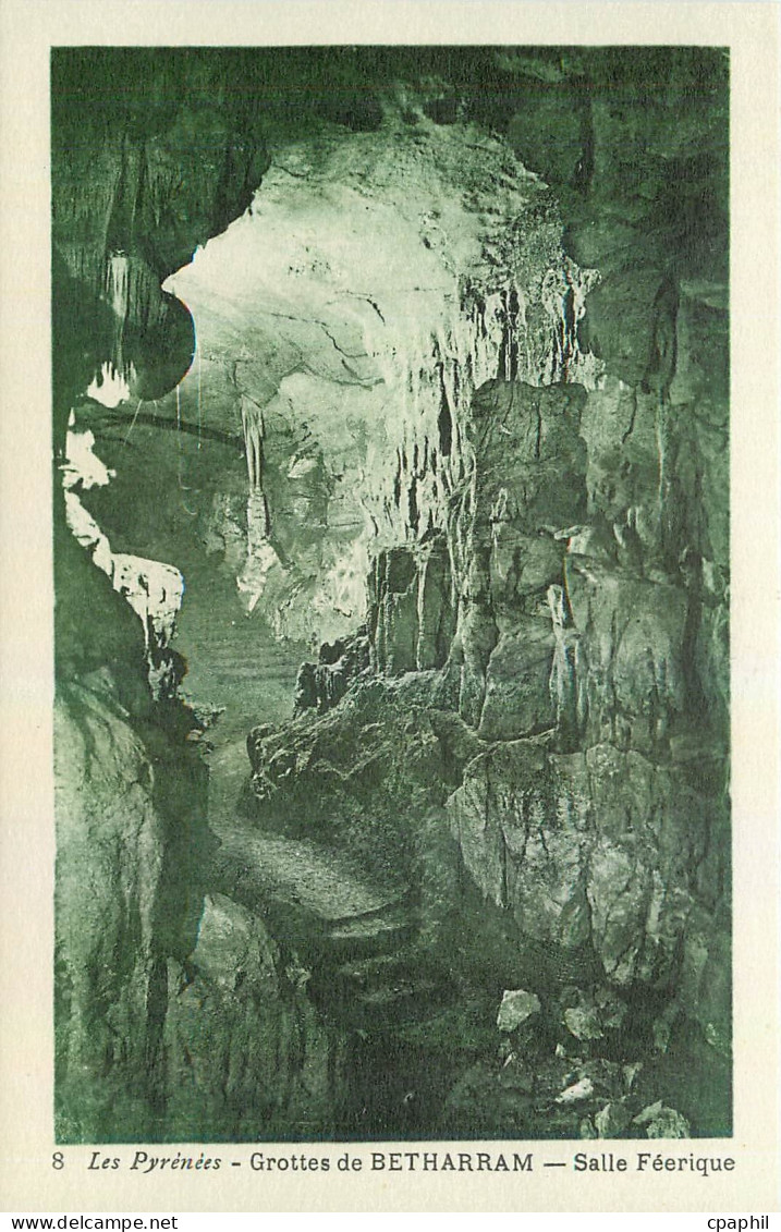CPA Les Pyrenees Grottes de Betharram Salle Feerique