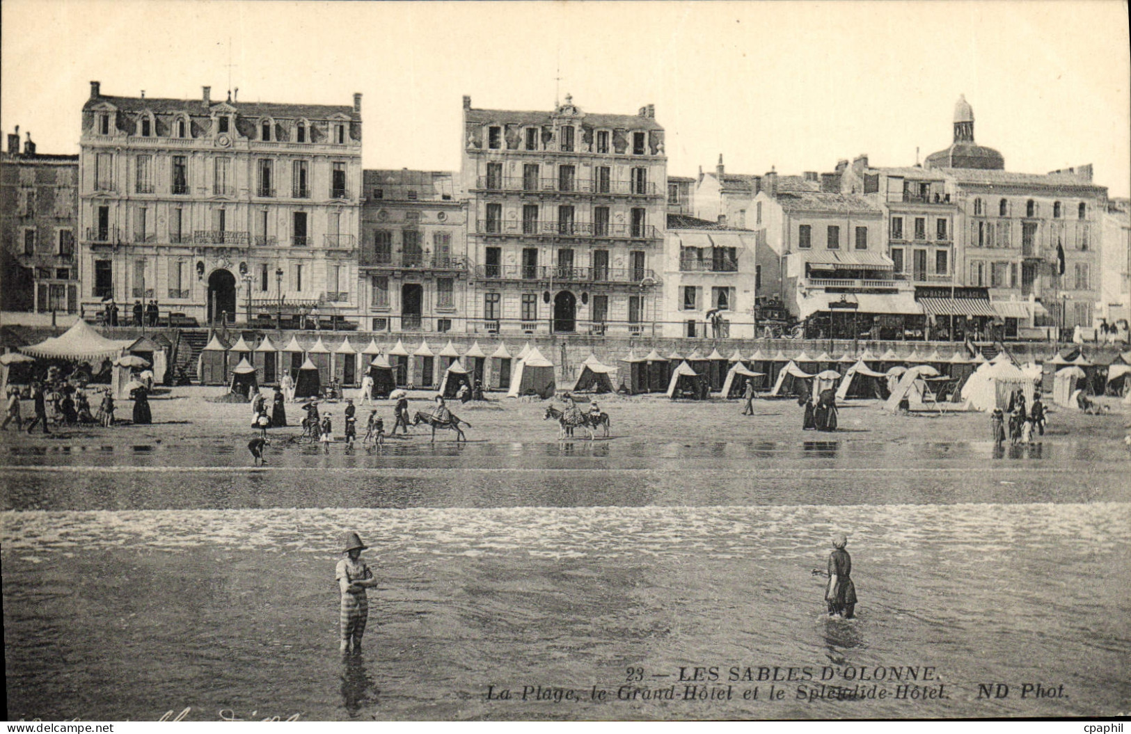 CPA Les Sables d'Olonne La Plage