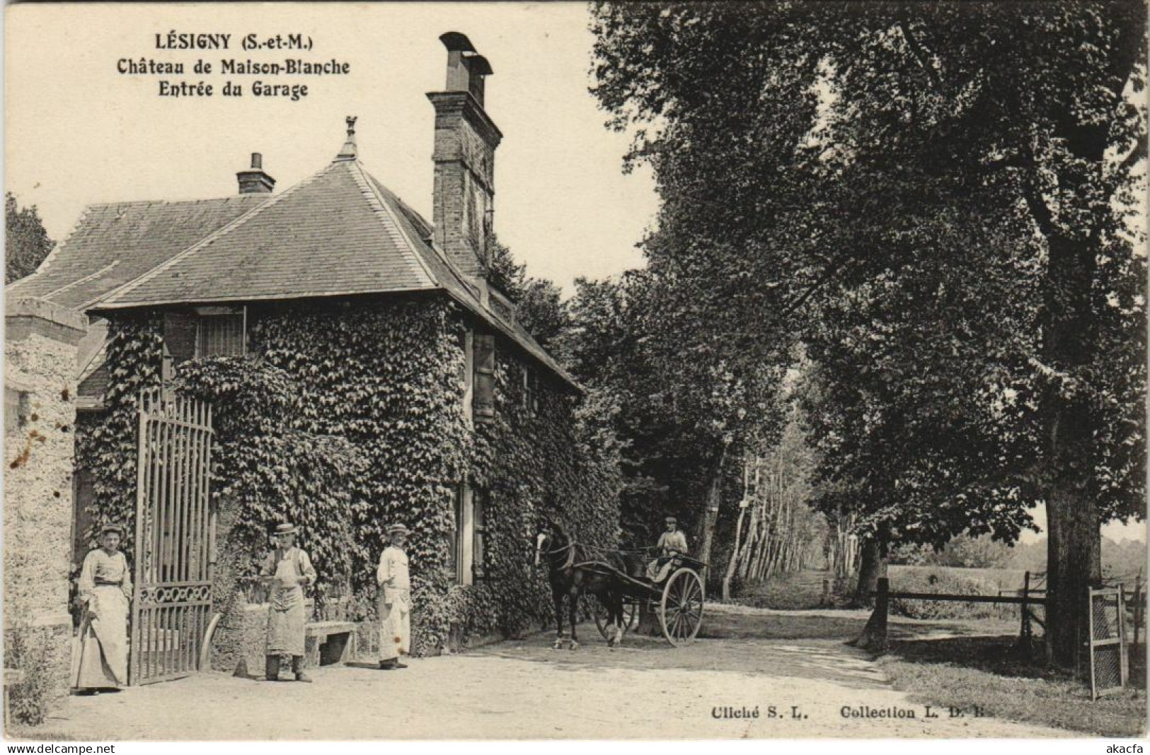 CPA LÉSIGNY Chateau de Maison-Blanche Entrée du Garage (19609)