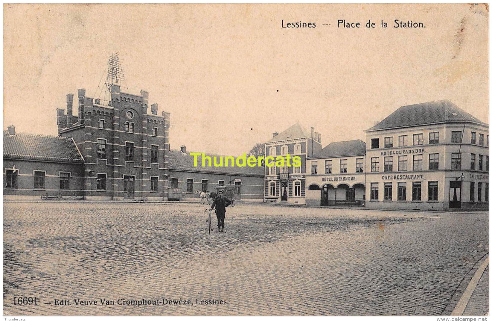 CPA  LESSINES LA GARE PLACE DE LA STATION