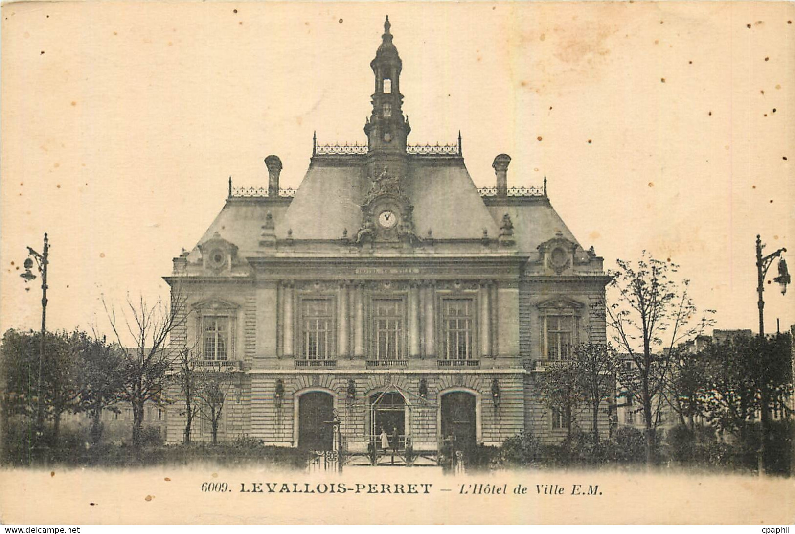 CPA Levallois Perret l'Hotel de Ville