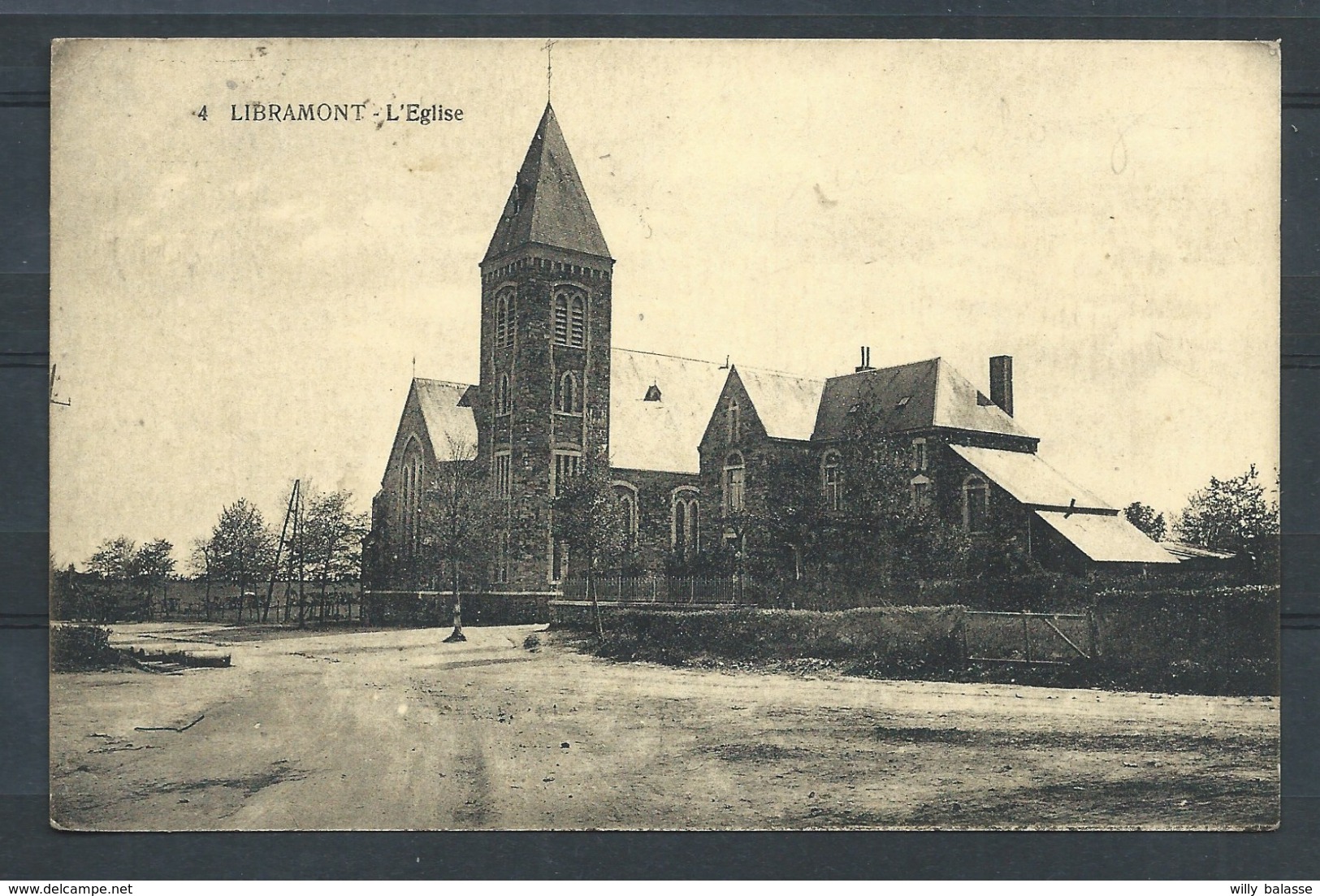 +++ CPA - LIBRAMONT - L'Eglise  //