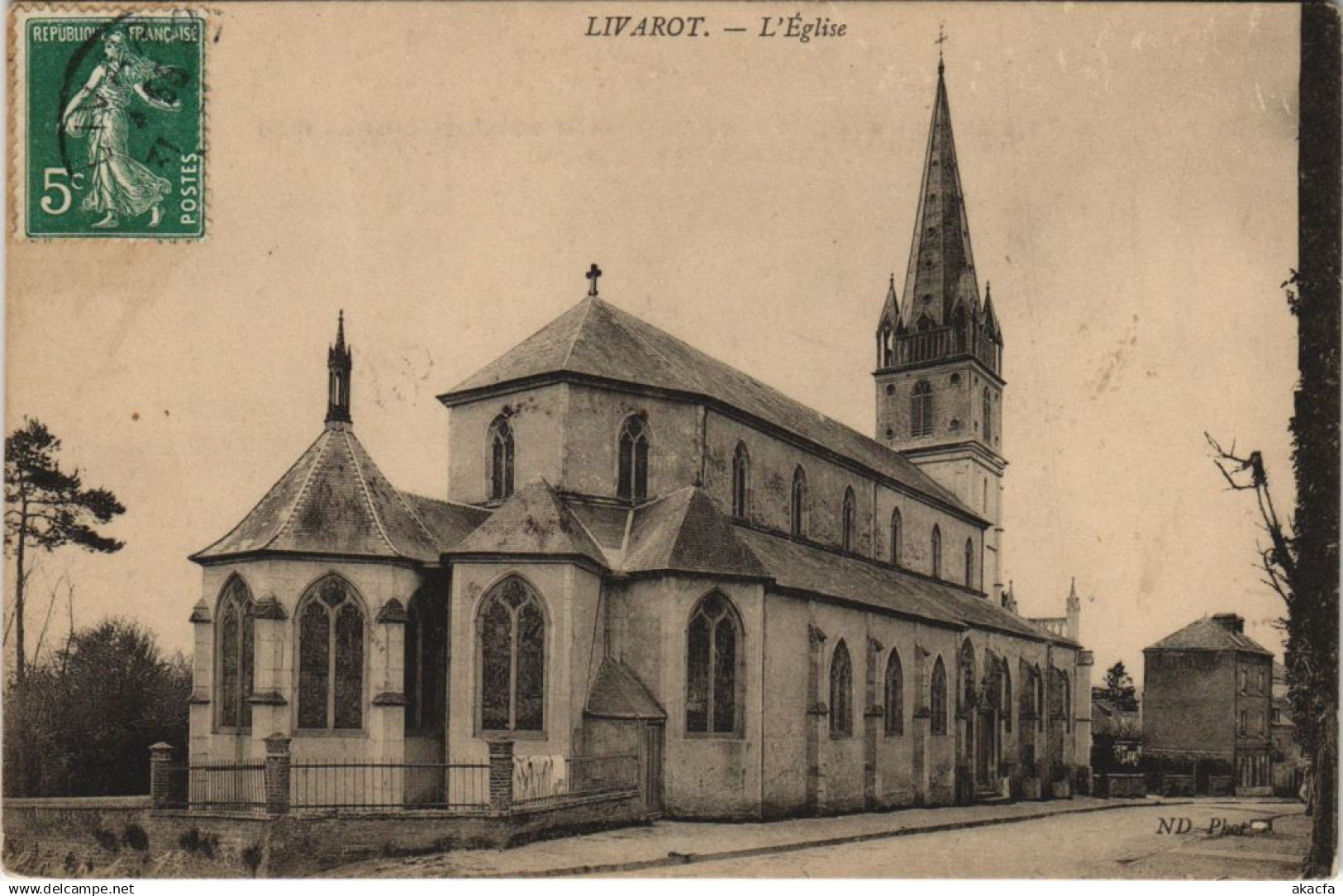 CPA LIVAROT L'Eglise (1229778)