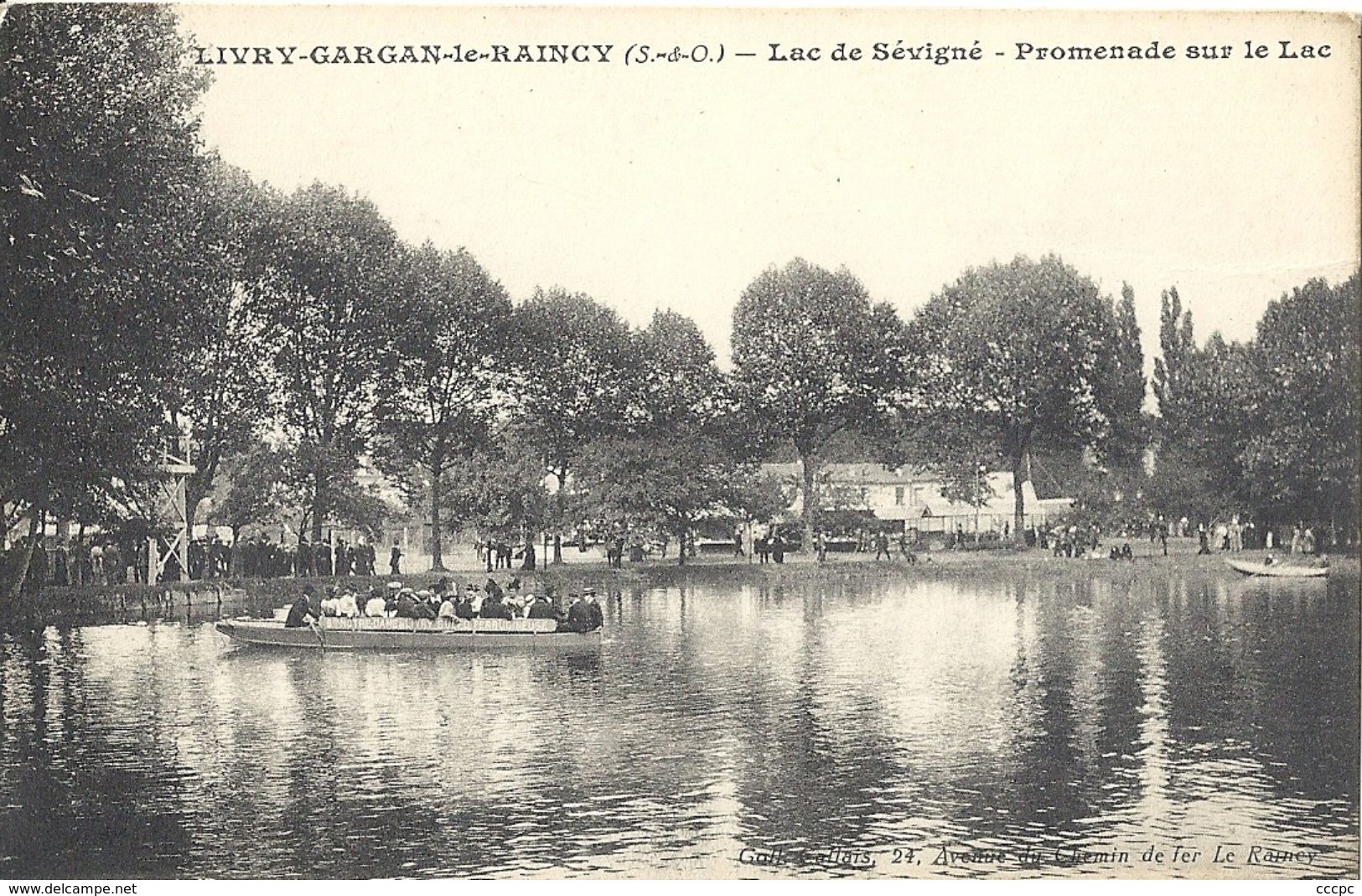 CPA Livry-Gargan Le Raincy Lac de Sévigné Promenade sur le Lac