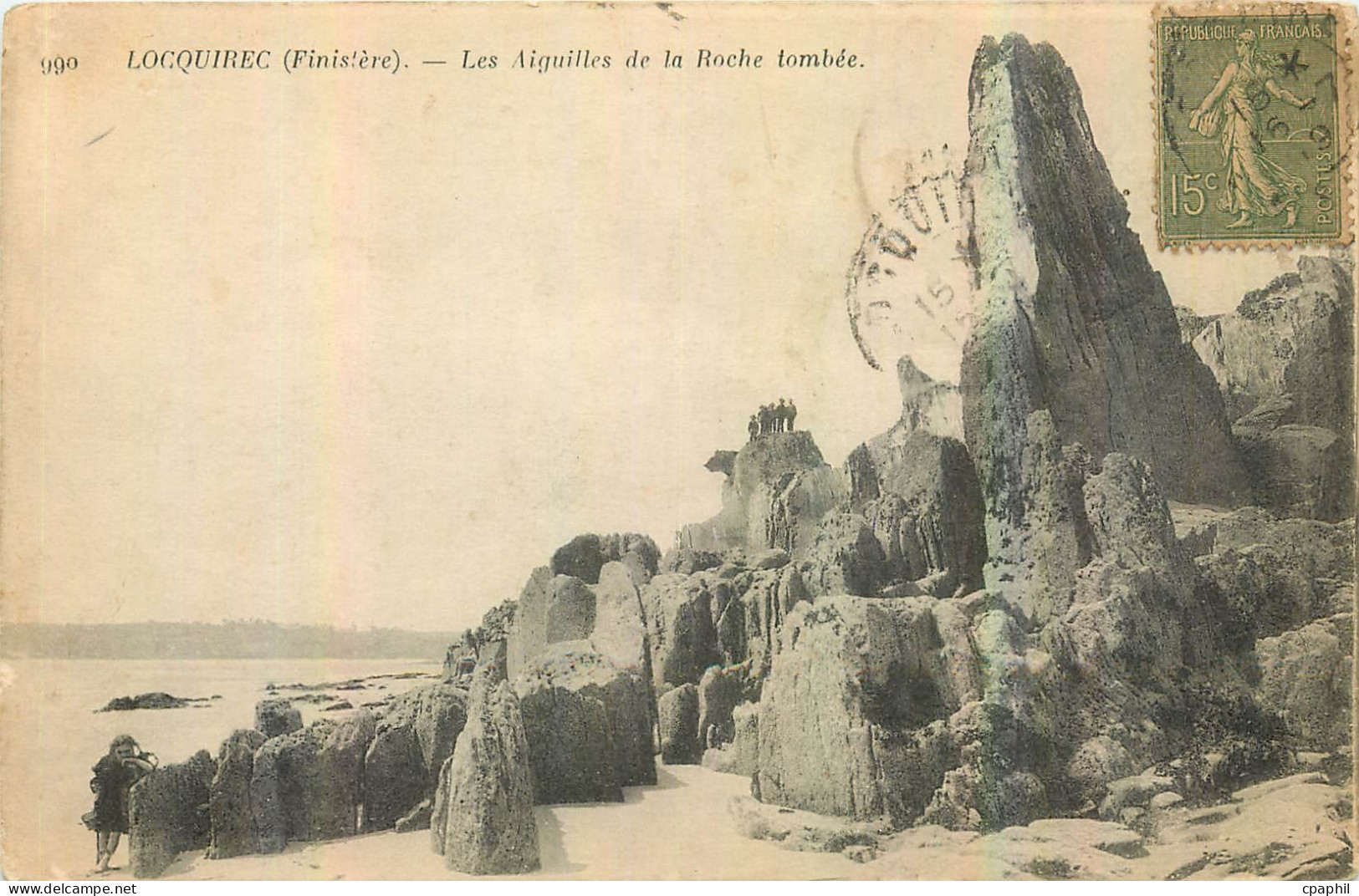 CPA Locquirec Finistere Les Aiguilles de la Roche tombee