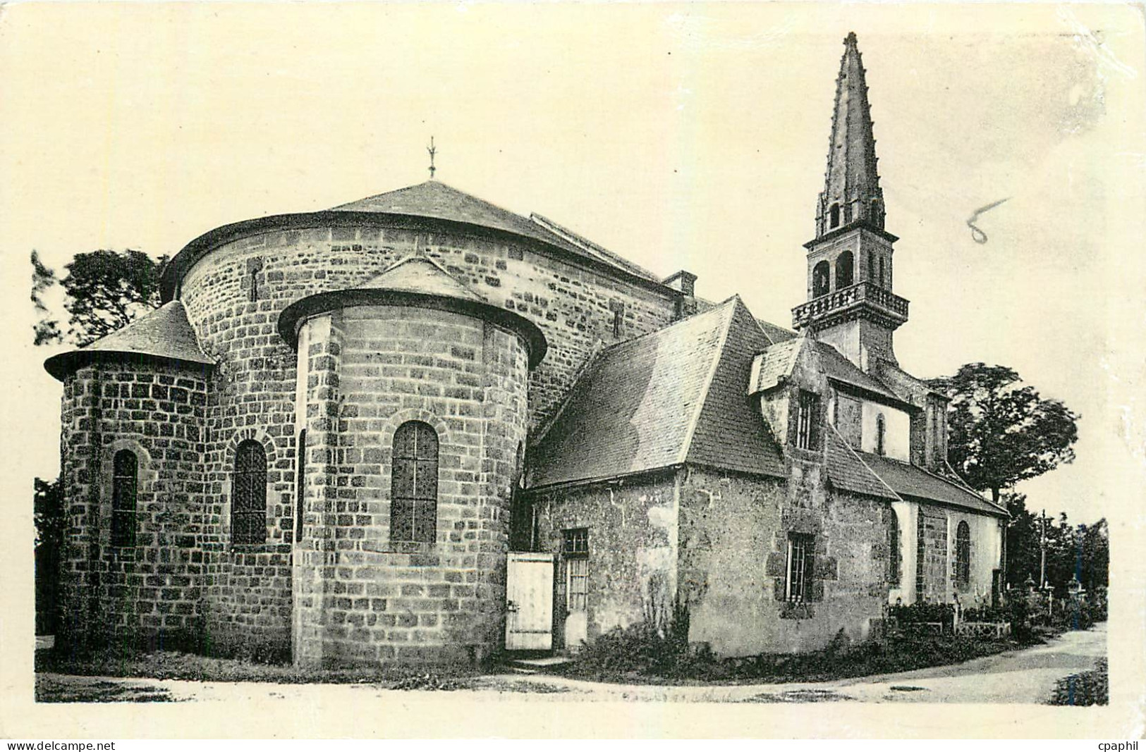 CPA Loctudy L'Eglise vue d'ensemble Cote Nord