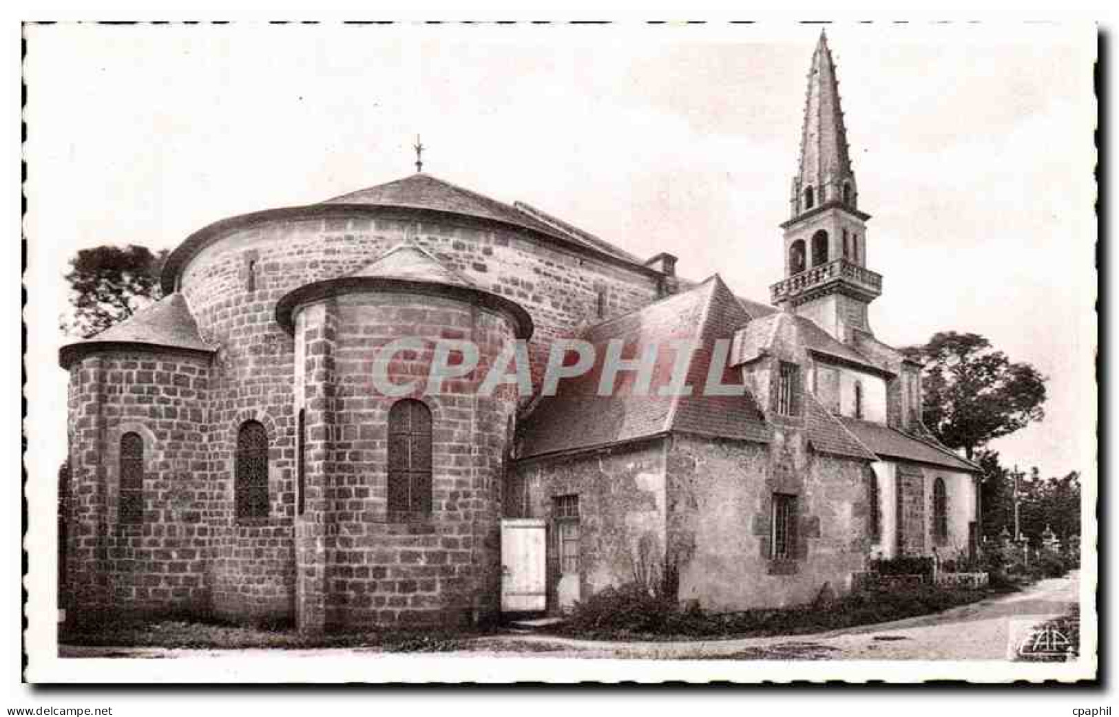CPA Loctudy l'Eglise vue d'ensemble cote nord