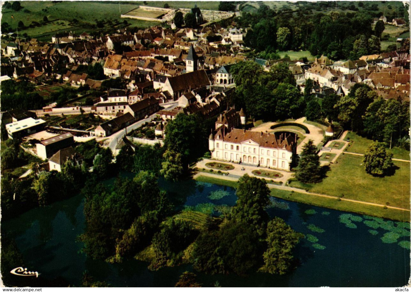 CPA LONGNY-au-PERCHE - Vue aérienne - Le chateau et le centre (356138)