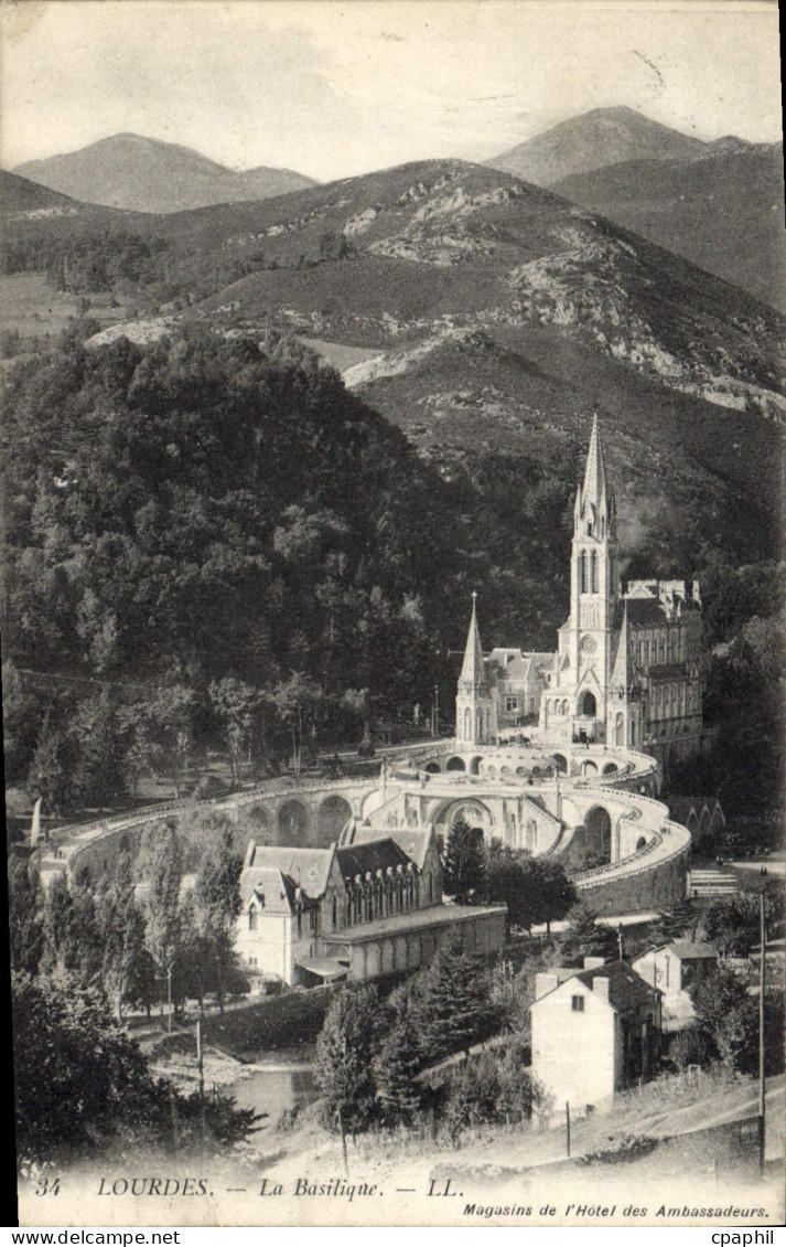 CPA Lourdes La Basilique