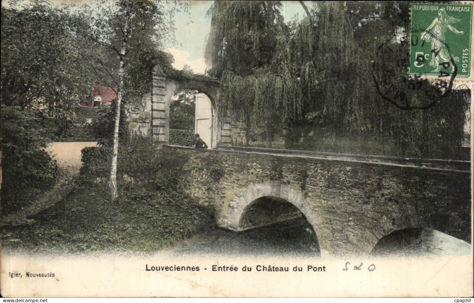CPA Louveciennes Entree du Chateau du Pont