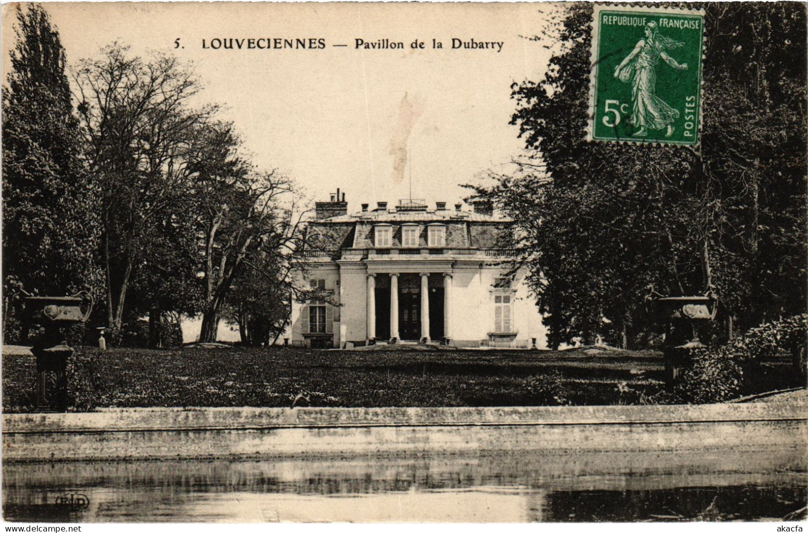 CPA Louveciennes Pavillon de la Dubarry FRANCE (1378753)