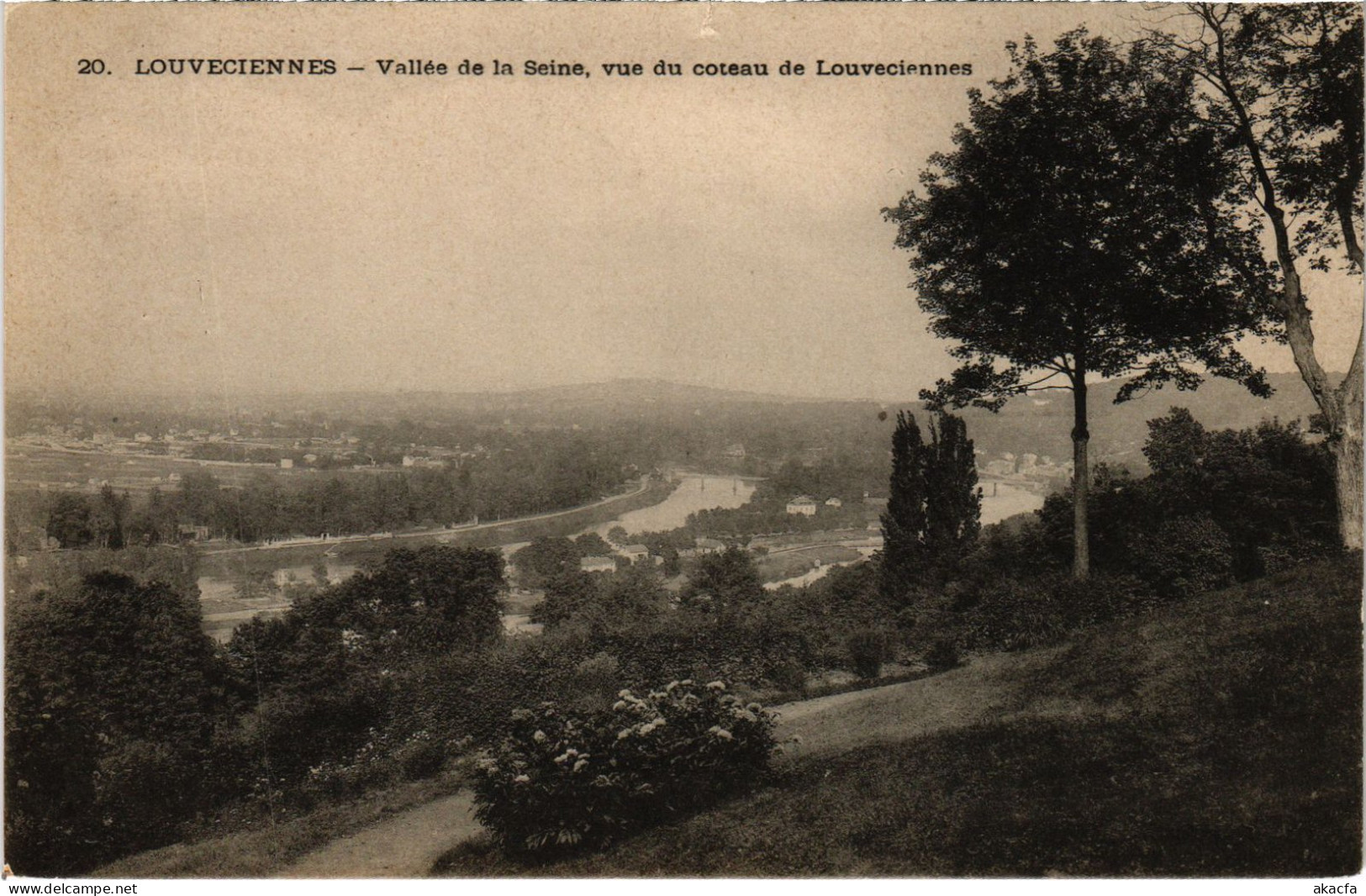CPA LOUVECIENNES Vallee de la Seine - Vue du Coteau de Louveciennes (1411770)