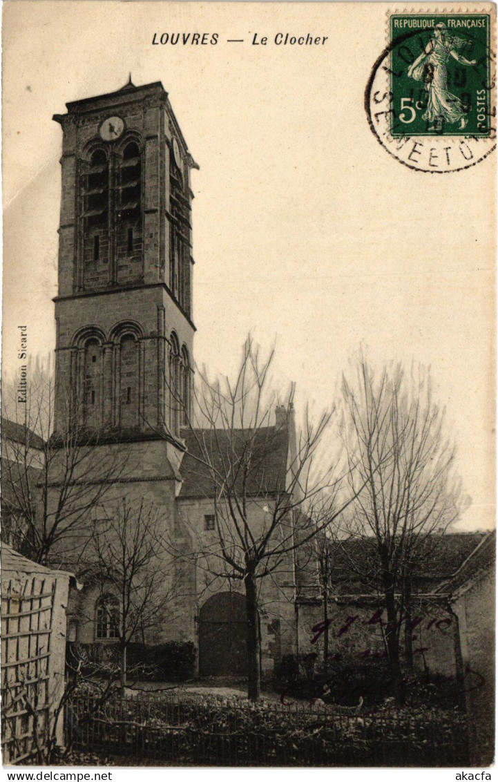 CPA Louvres Le Clocher FRANCE (1308829)