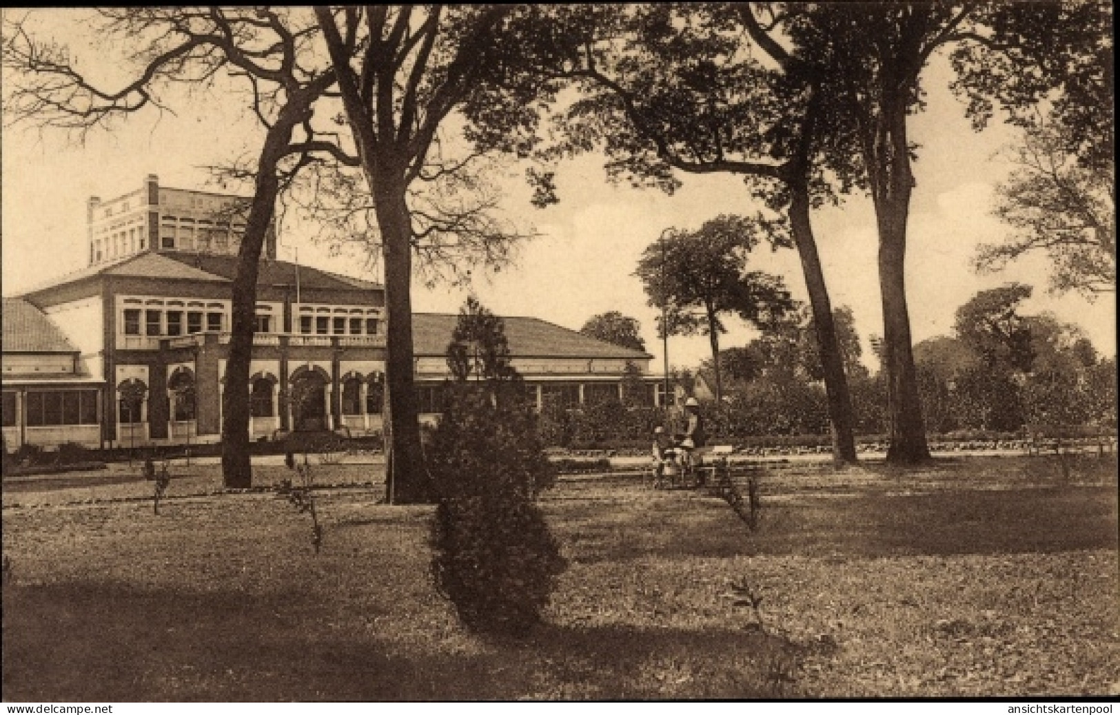 CPA Lubumbashi Elisabethville DR Kongo Zaire, Krankenhaus, Park