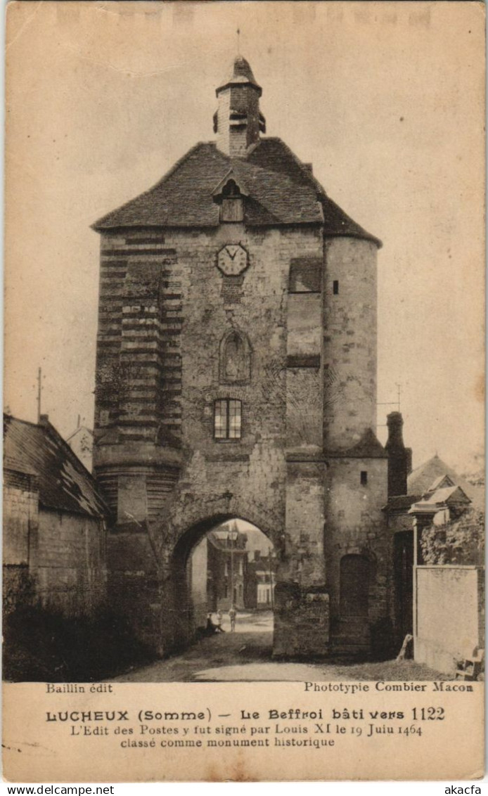 CPA LUCHEUX Le beffroi (17620)