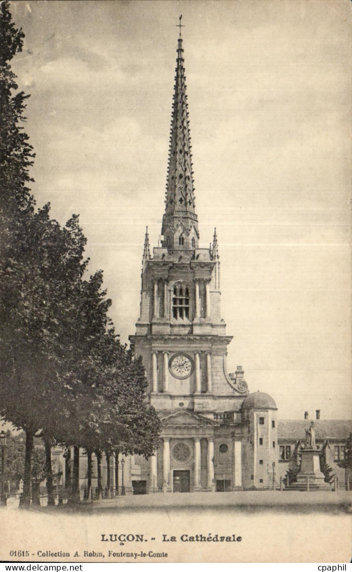 CPA Lucon La Cathedrale